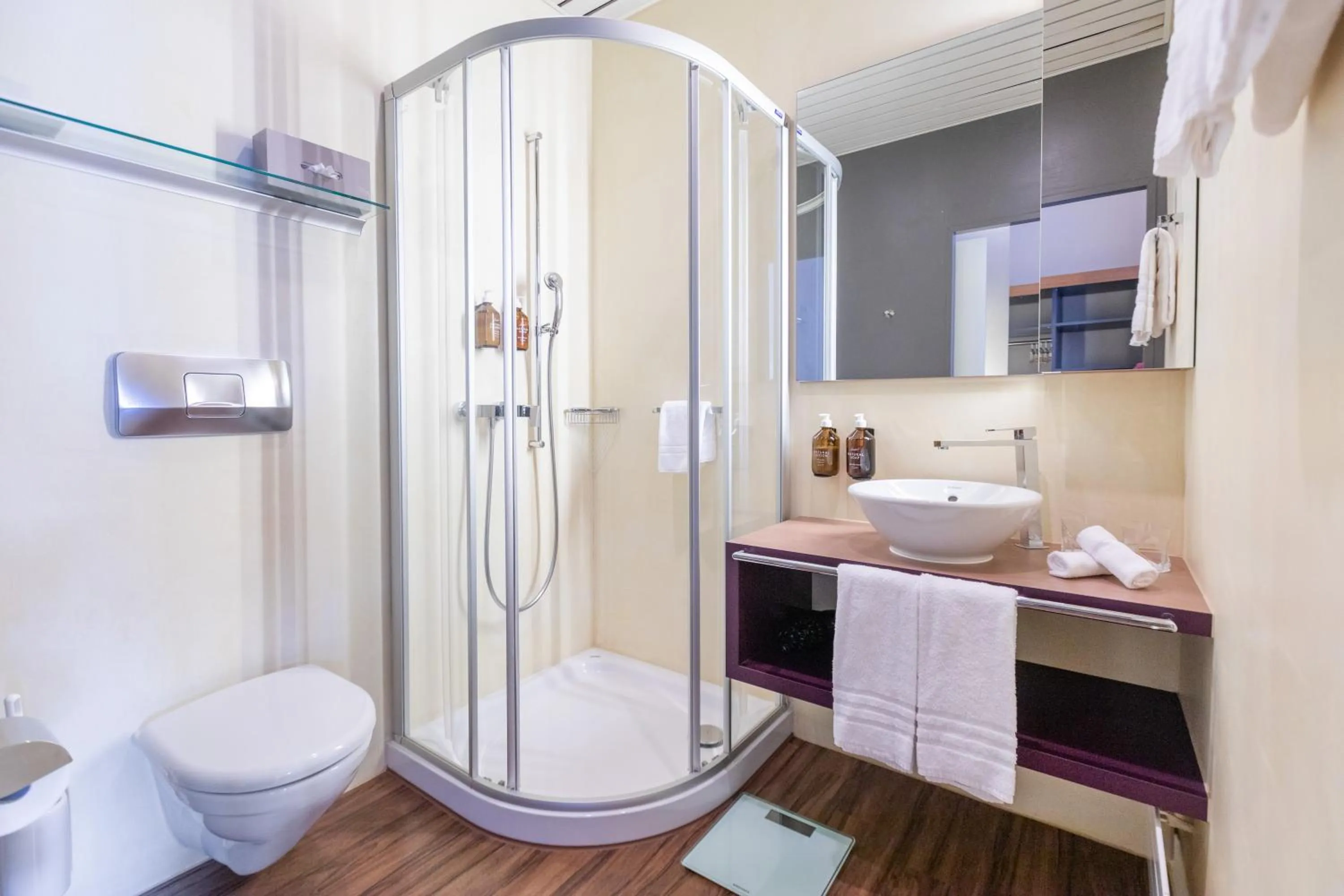 Bathroom in Parkhotel Brenscino Brissago