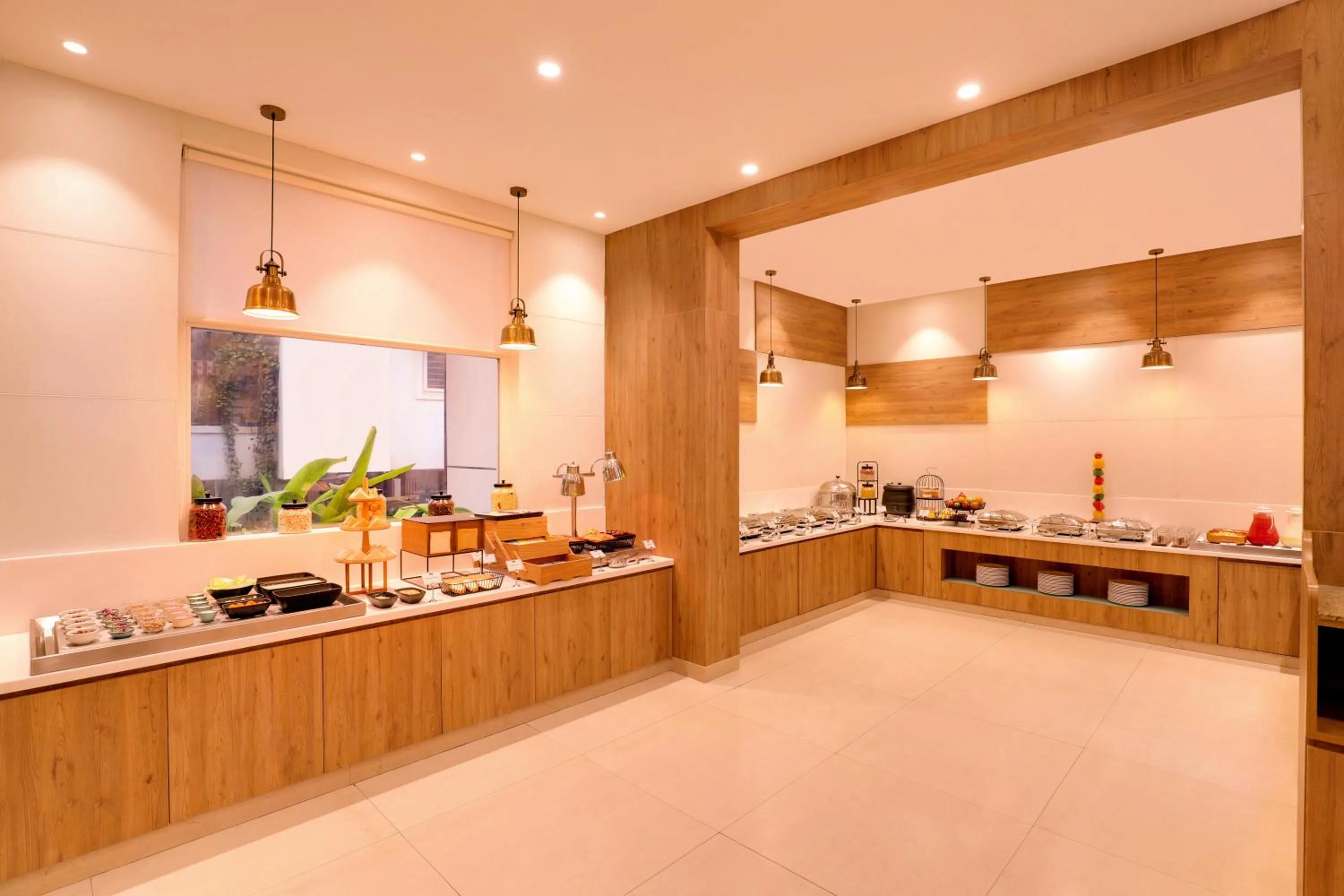 Restaurant/places to eat in Keys Prima by Lemon Tree Hotels, Katti-Ma, Chennai