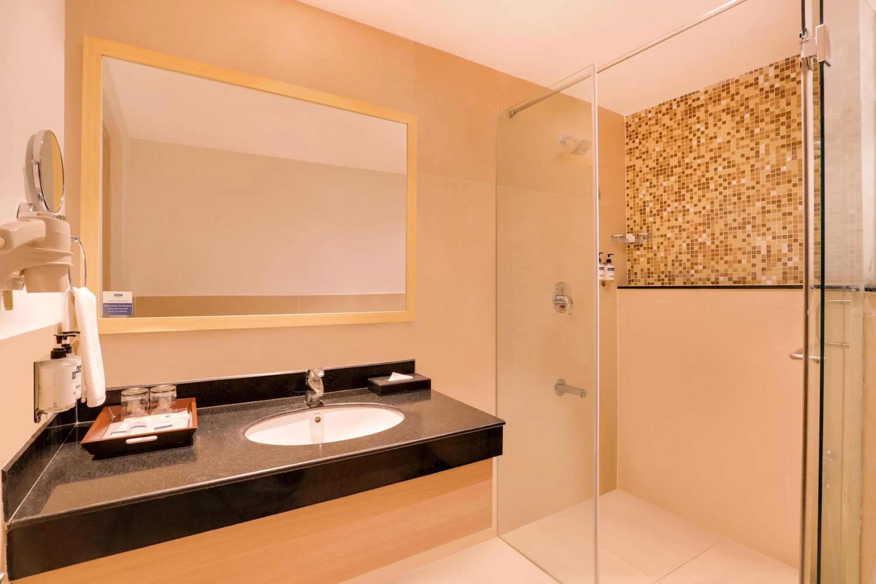 Bathroom in Keys Prima by Lemon Tree Hotels, Katti-Ma, Chennai