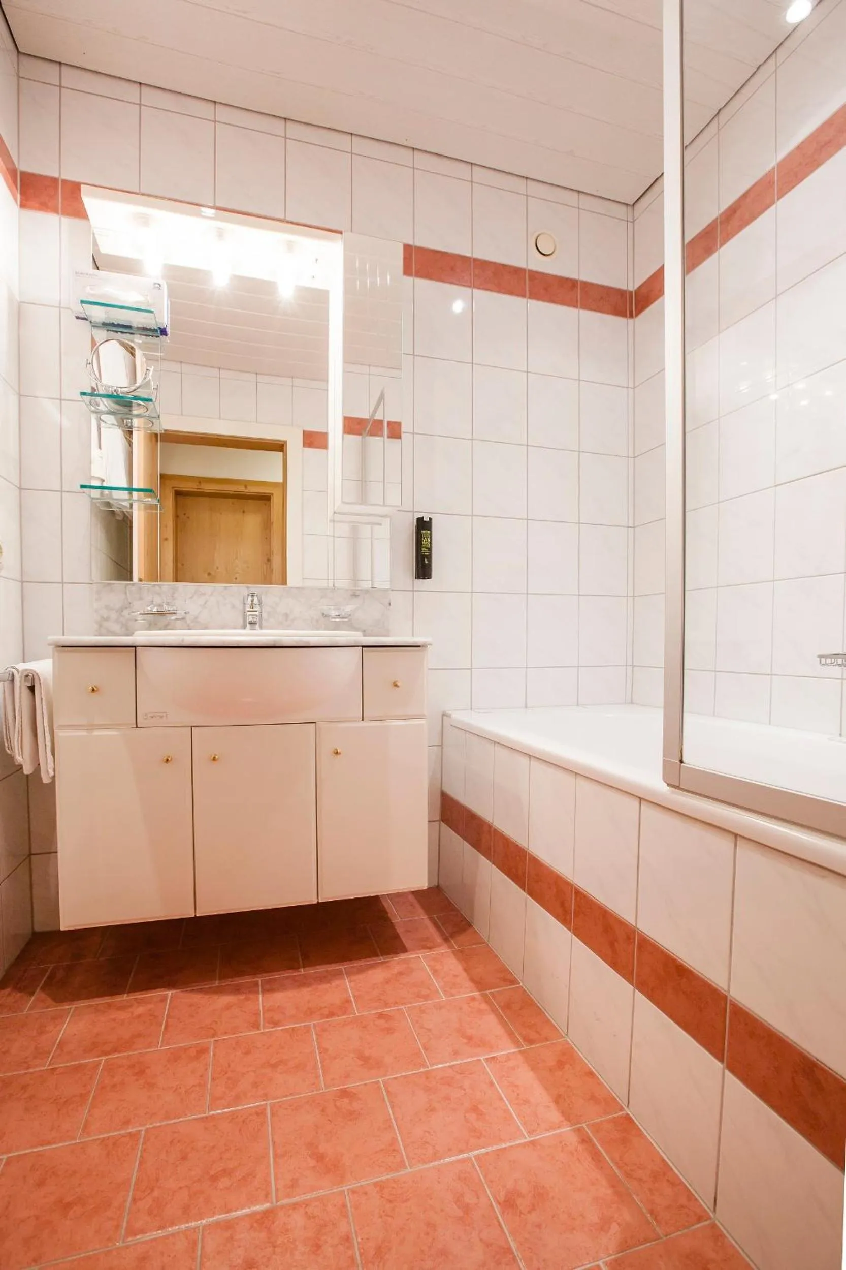 Bathroom in Hotel & Appartements Alpenresidenz Viktoria