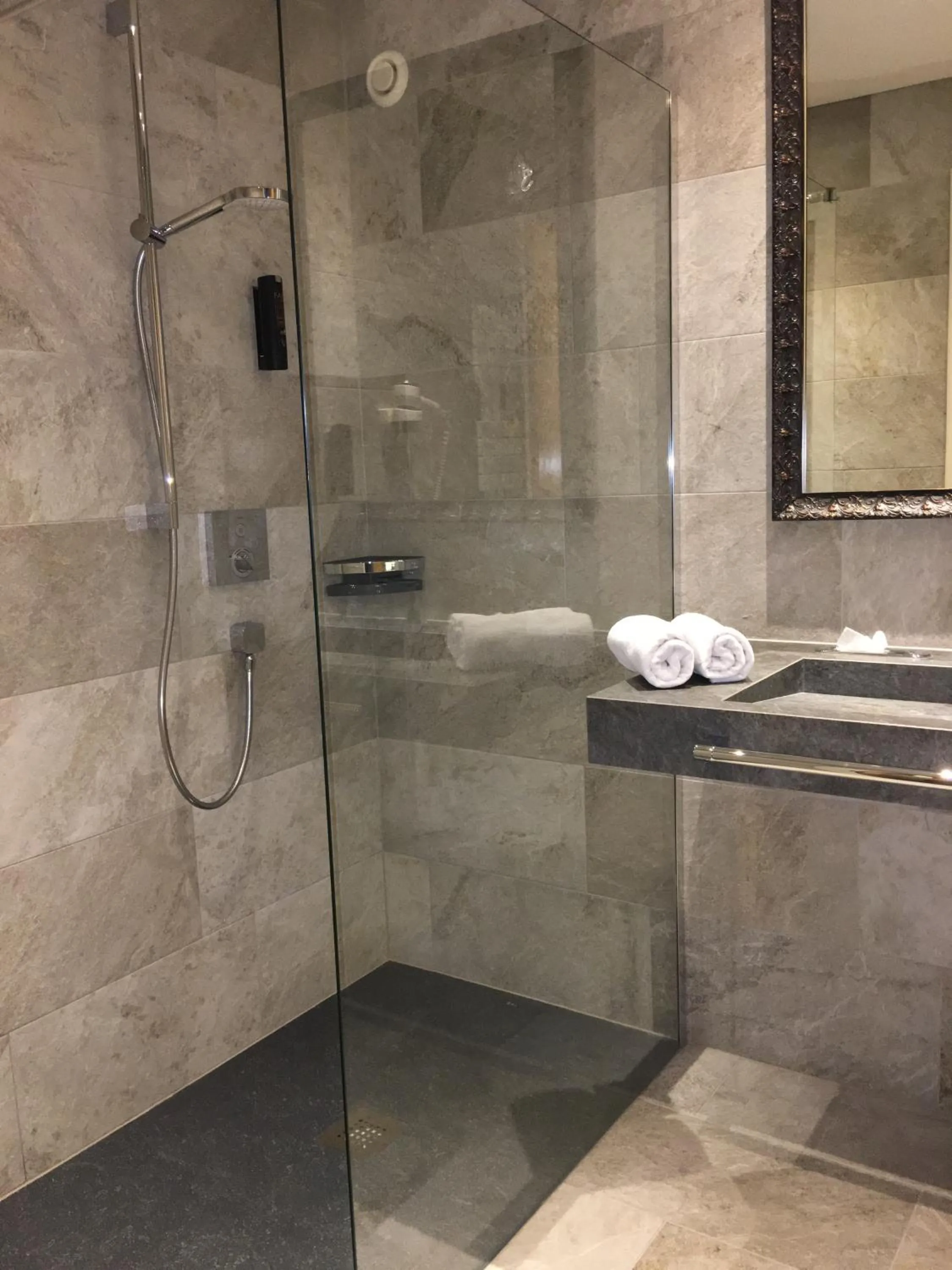 Shower in Hotel & Appartements Alpenresidenz Viktoria