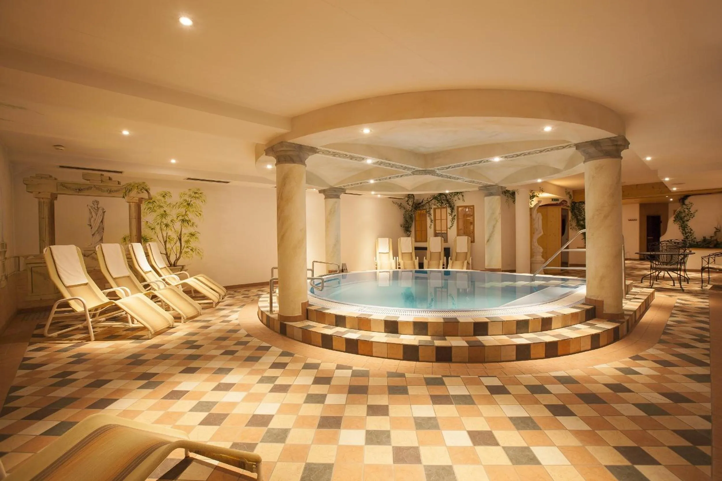 Swimming pool in Hotel & Appartements Alpenresidenz Viktoria