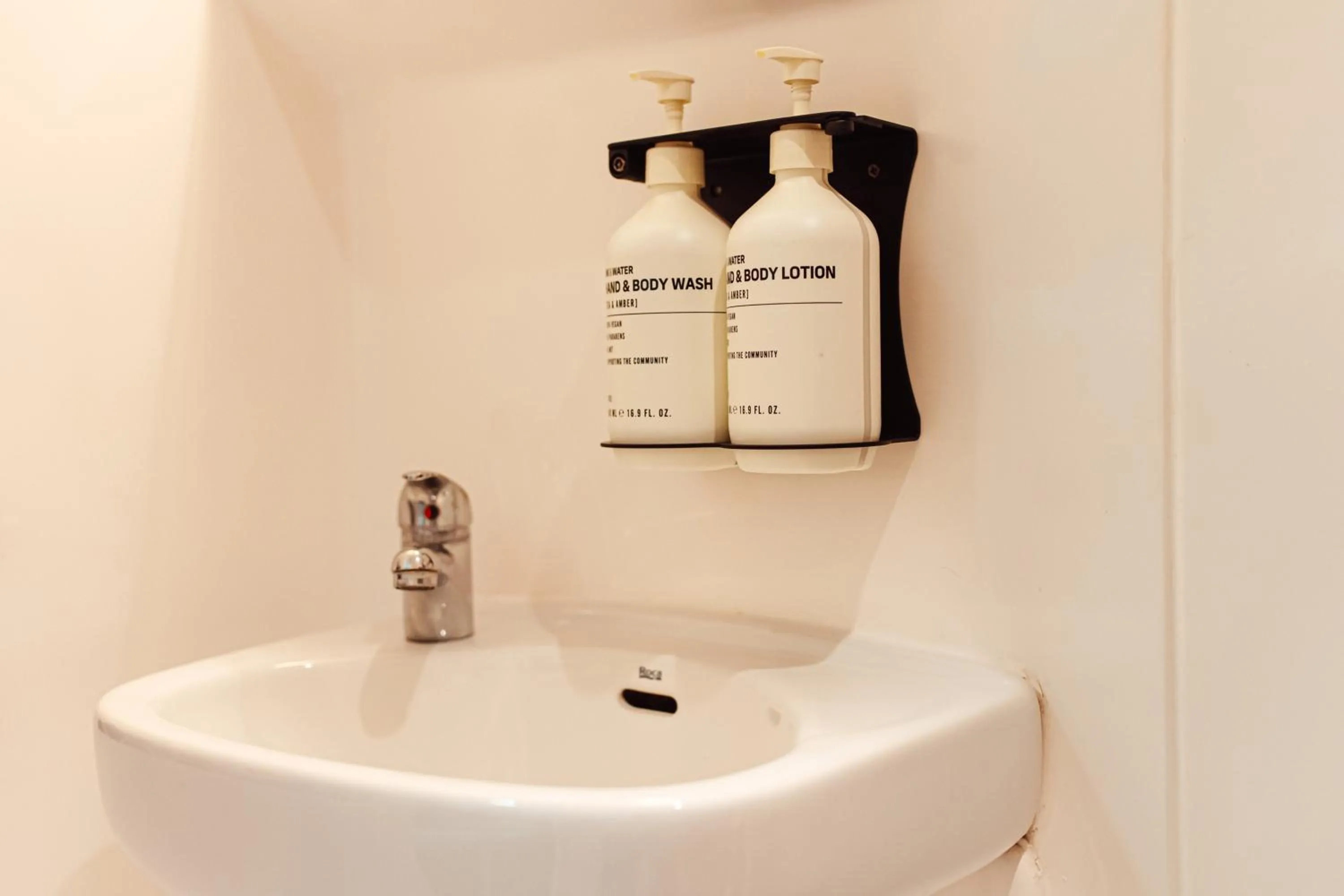 Bathroom in Kabannas Newcastle