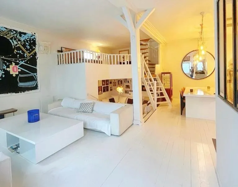 Living room in Maison Nomade Paris - MaisonNomadeChic