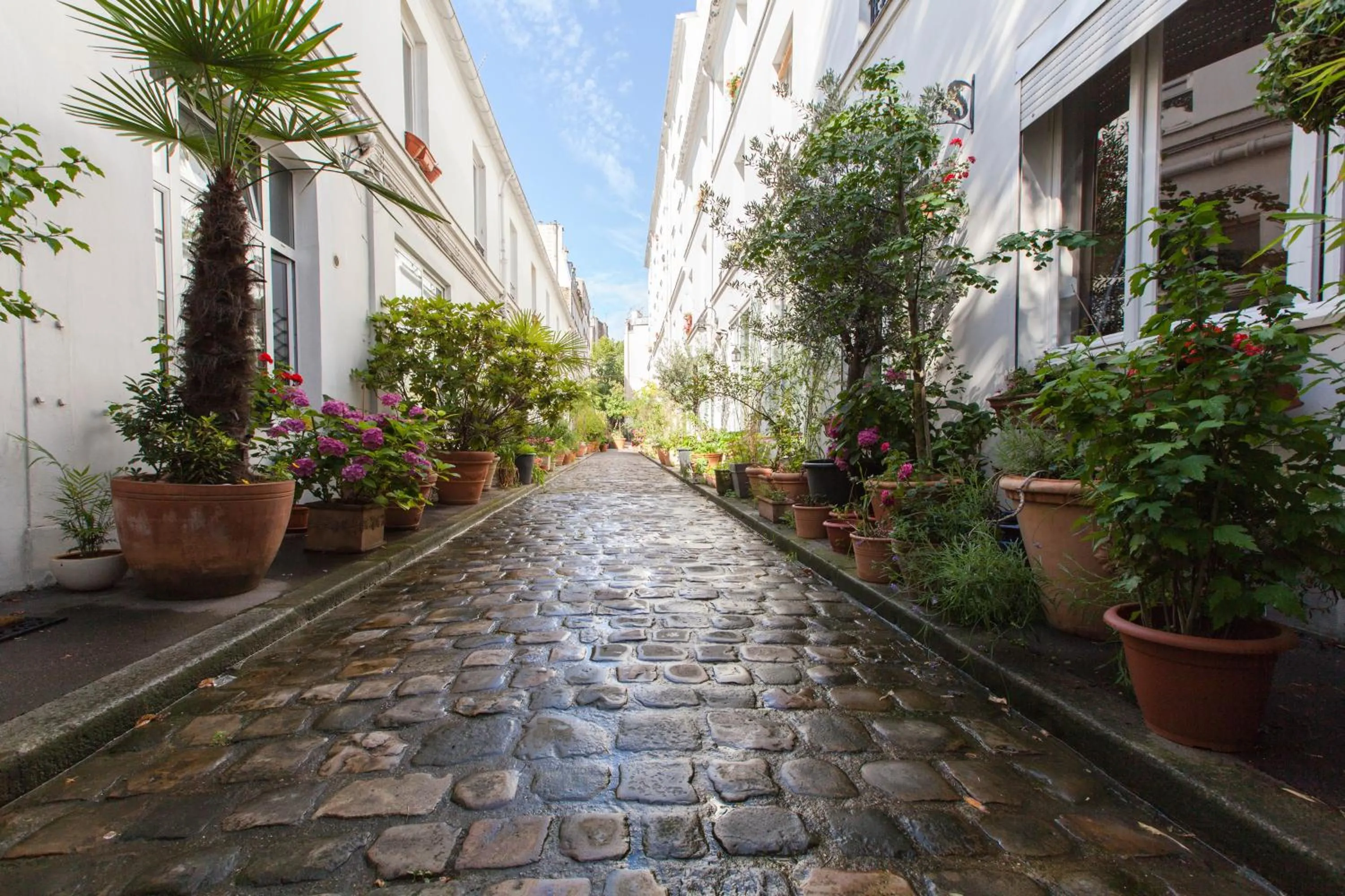 Property building in Maison Nomade Paris - MaisonNomadeChic