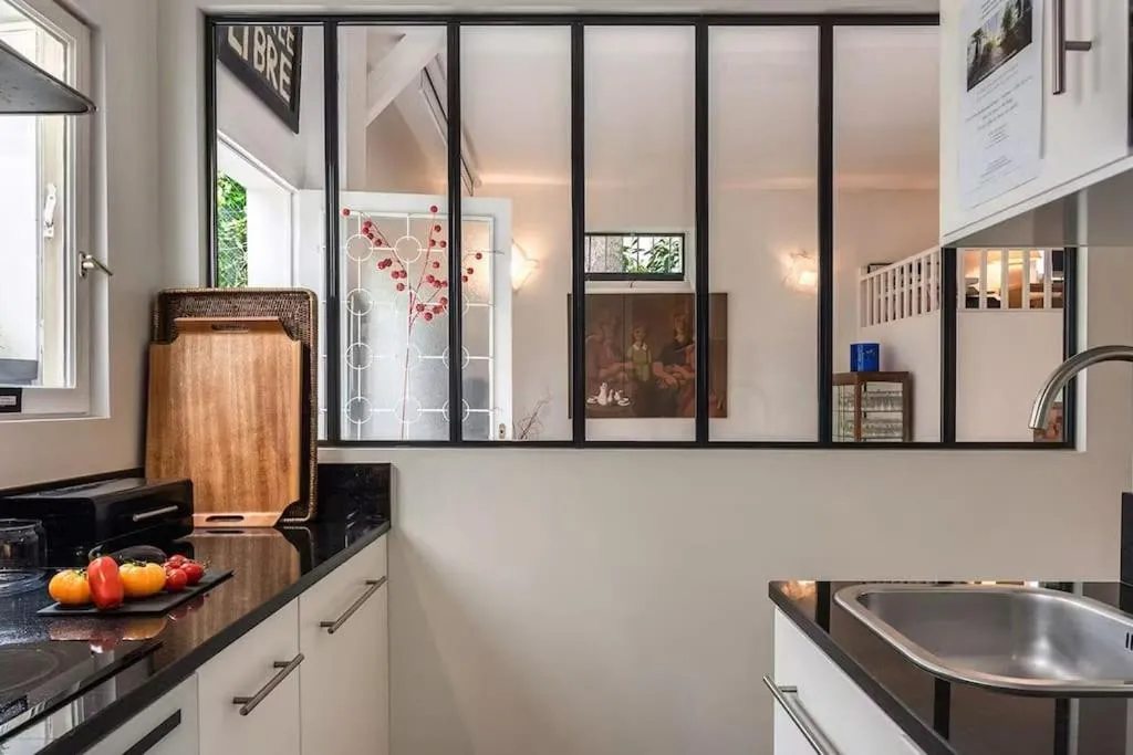 Kitchen or kitchenette in Maison Nomade Paris - MaisonNomadeChic