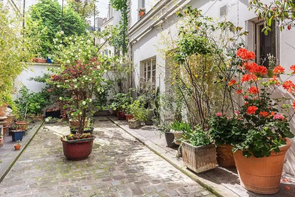 Property building in Maison Nomade Paris - MaisonNomadeChic