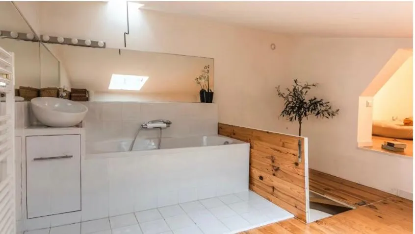 Bathroom in Maison Nomade Paris - MaisonNomadeChic