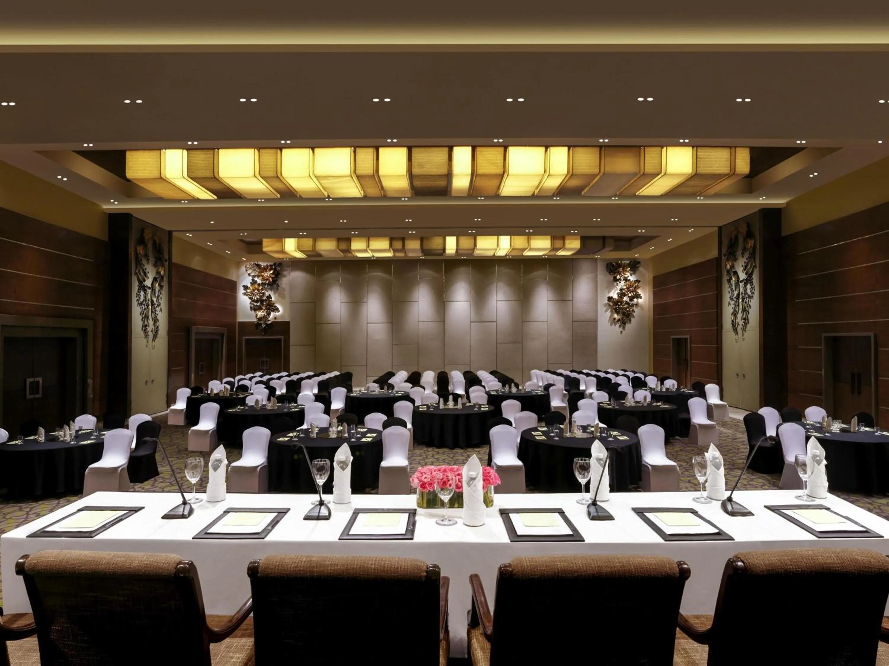 Property building in Grand Mercure Vadodara Surya Palace