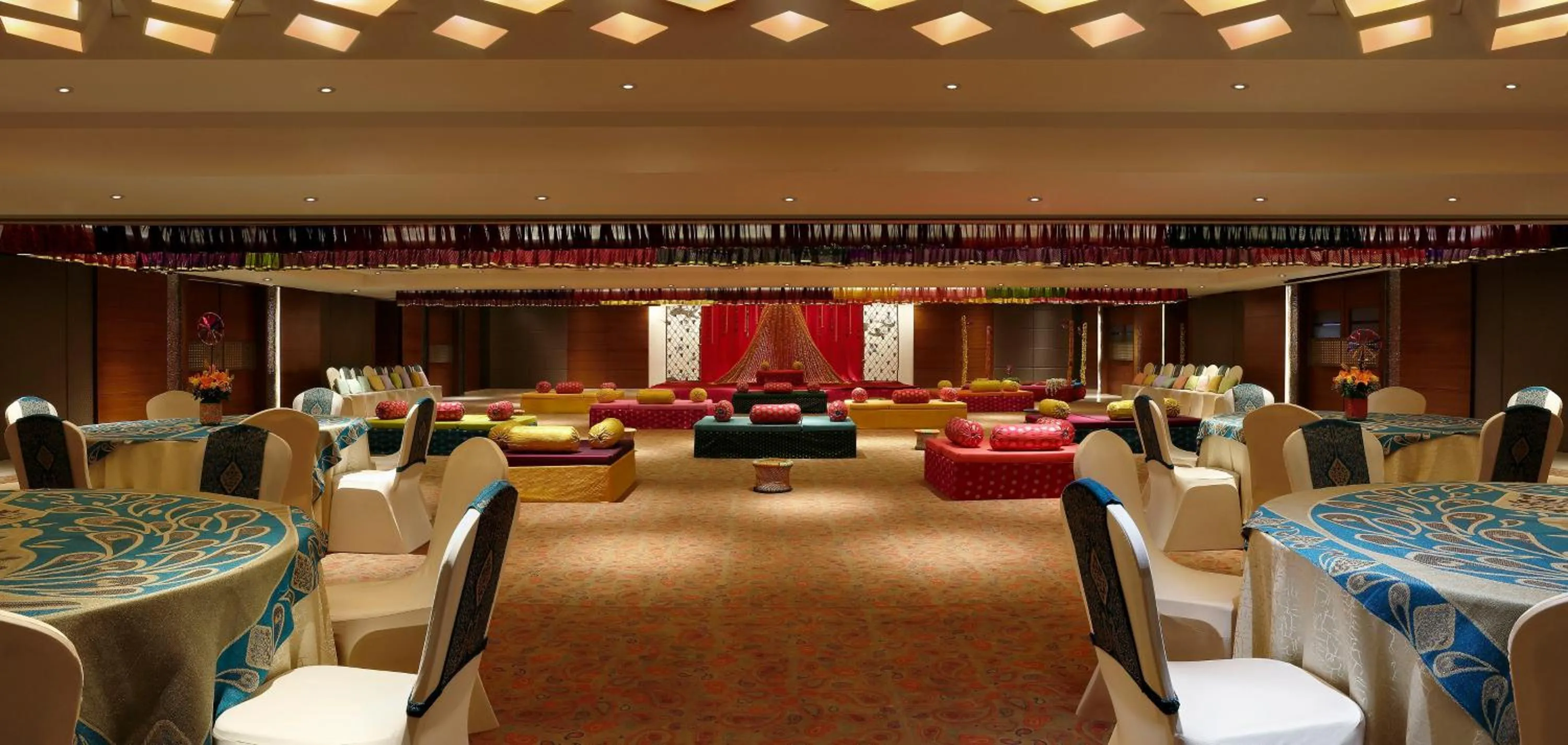 Banquet/Function facilities in Grand Mercure Vadodara Surya Palace