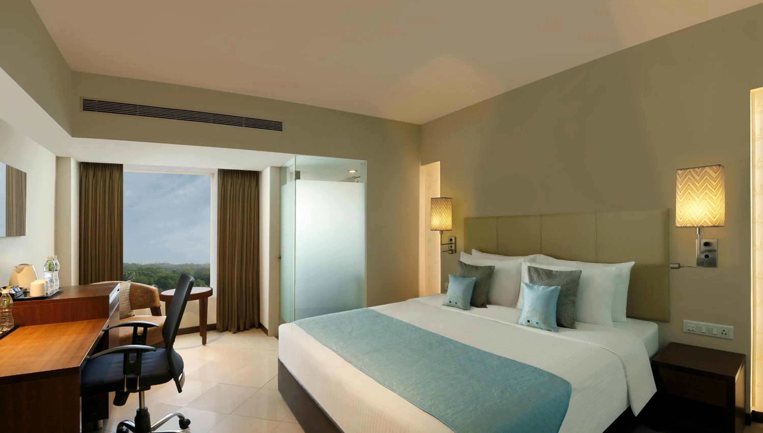 Bedroom, Bed in Grand Mercure Vadodara Surya Palace