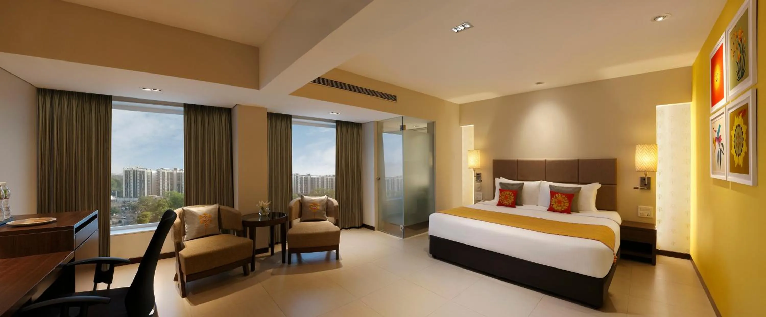 Bedroom, Bed in Grand Mercure Vadodara Surya Palace