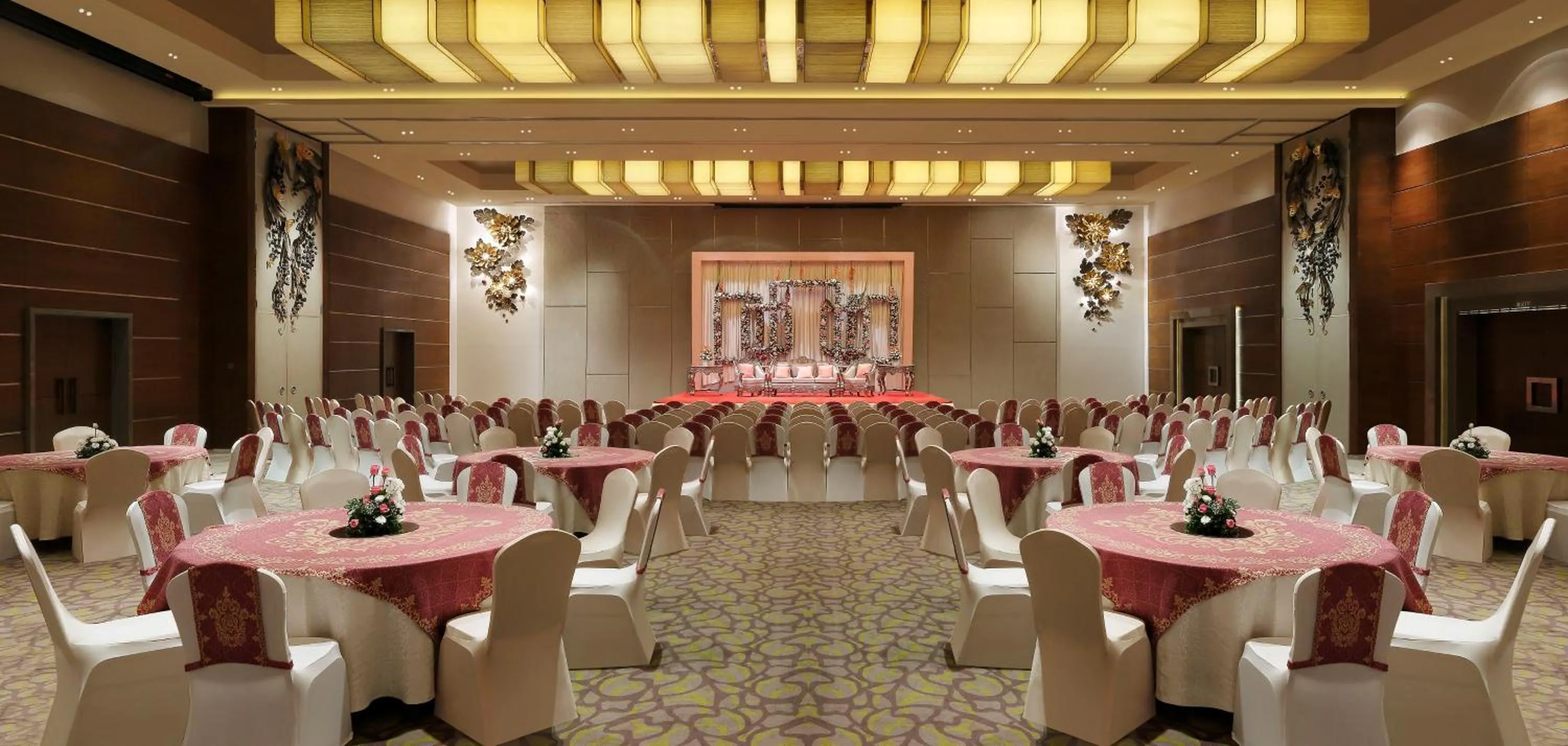 Banquet/Function facilities in Grand Mercure Vadodara Surya Palace