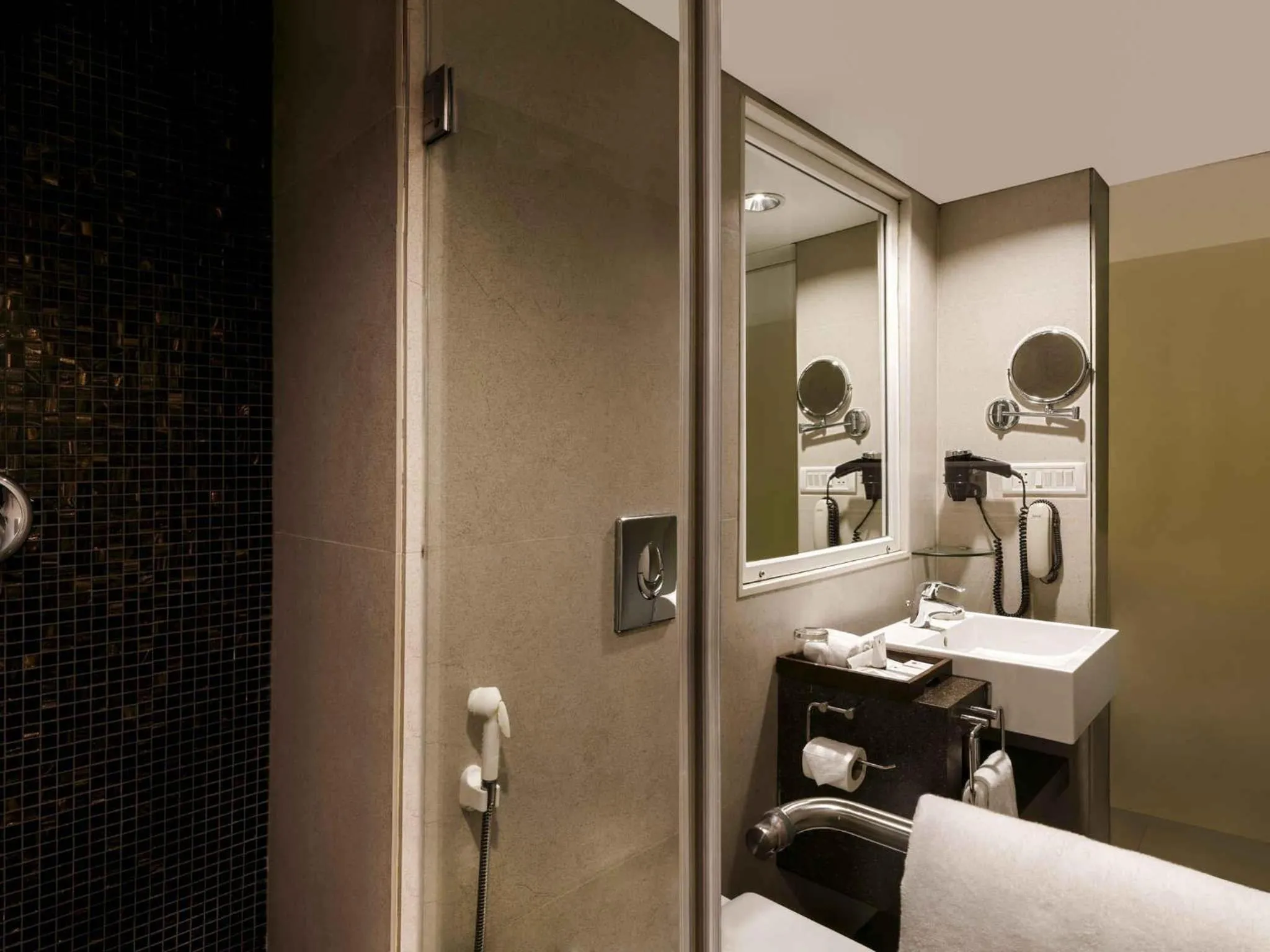 Bedroom in Grand Mercure Vadodara Surya Palace