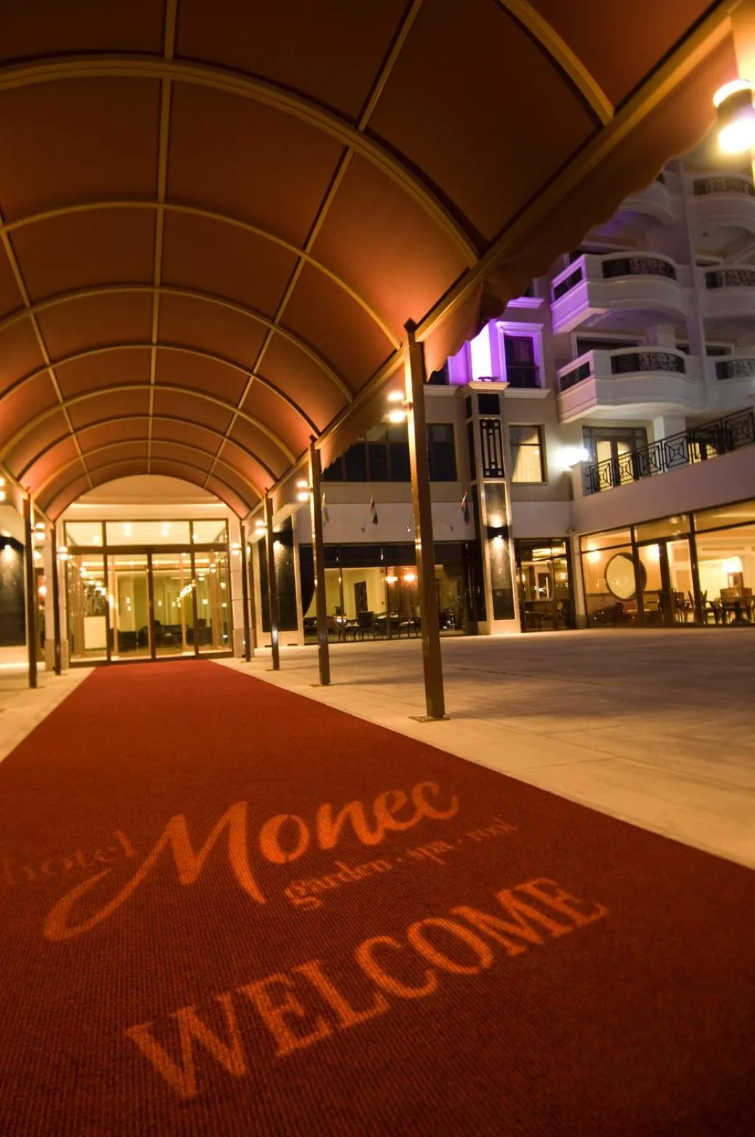 Facade/entrance in Hotel Monec
