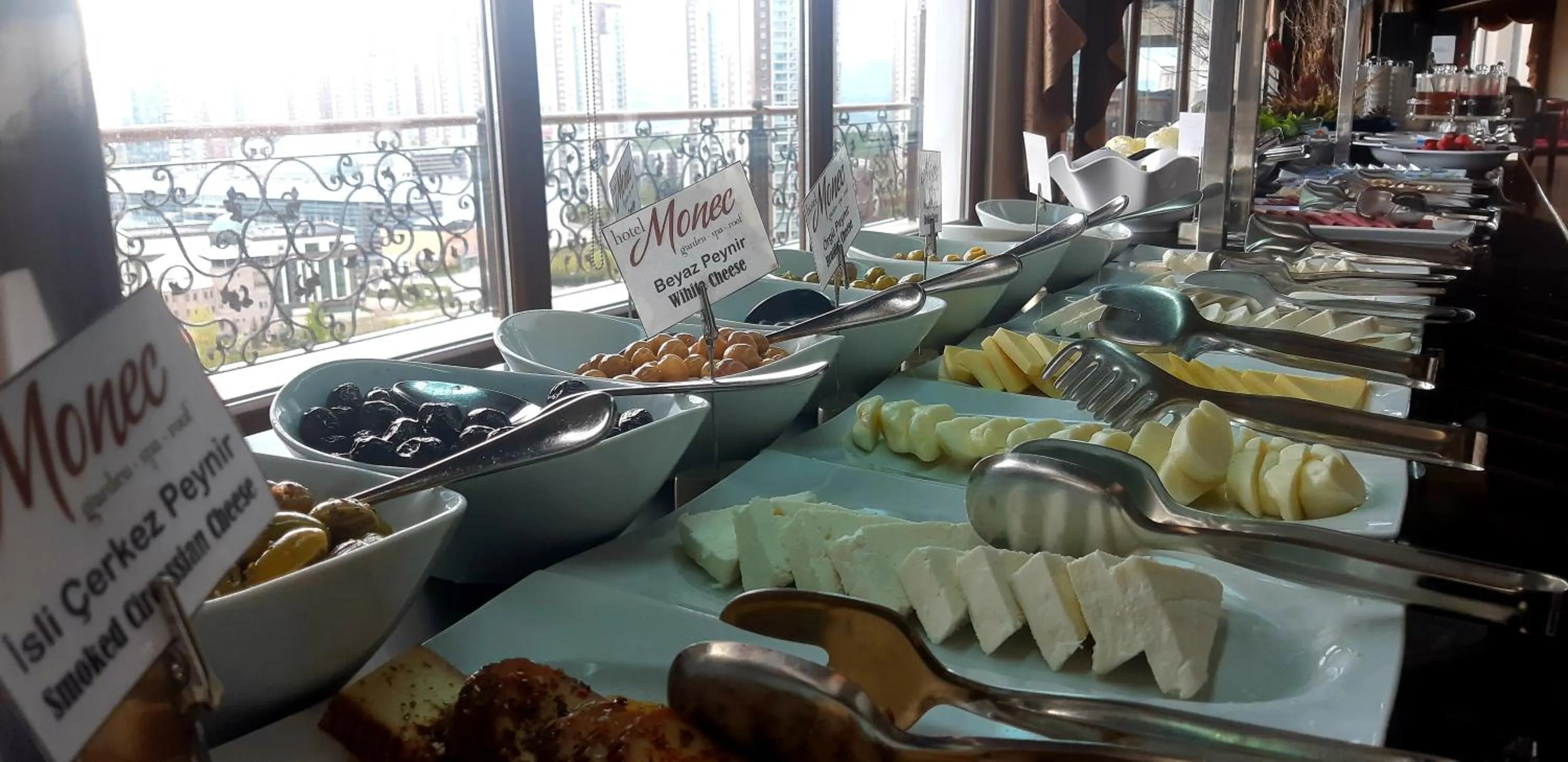 Breakfast in Hotel Monec