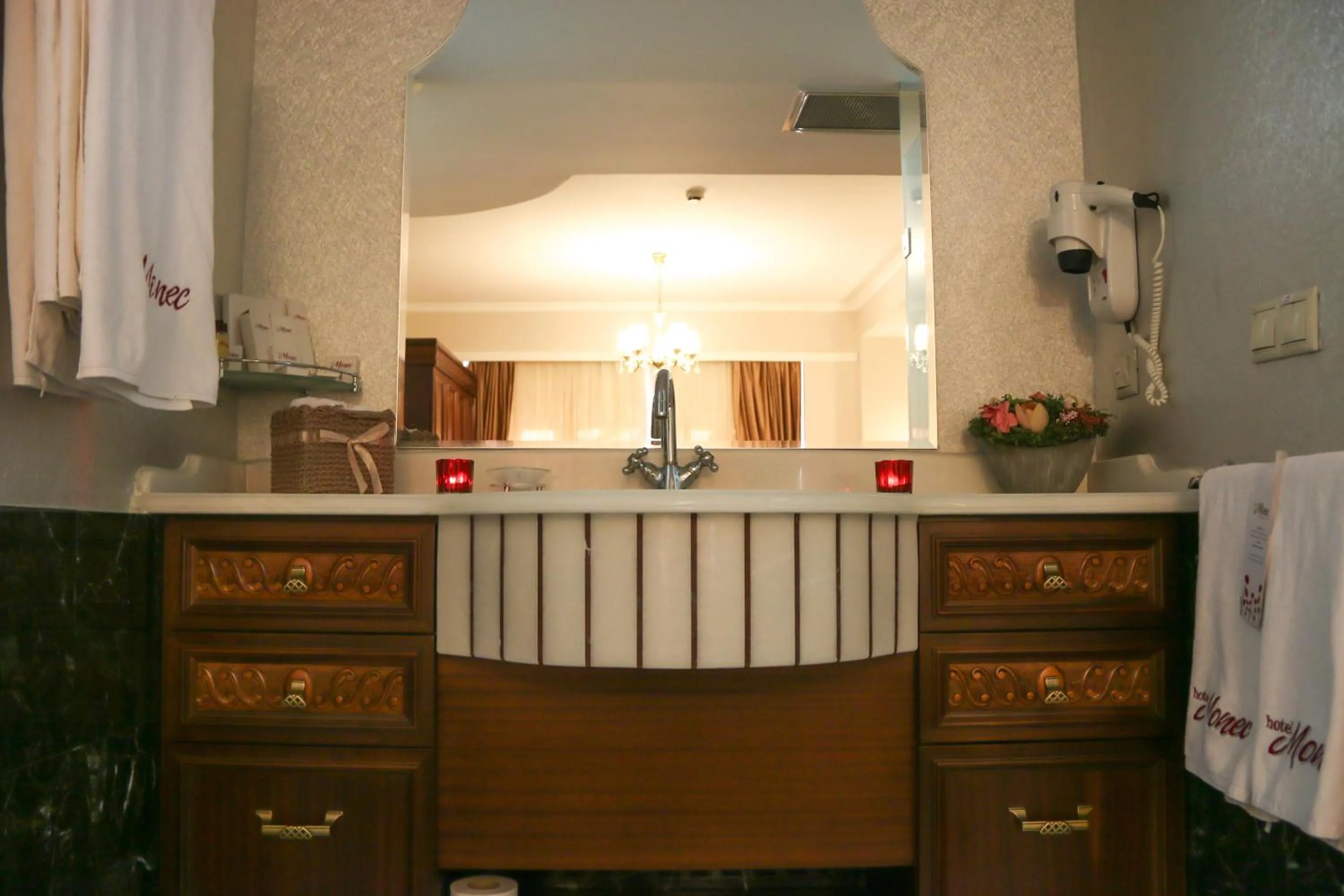 Bathroom in Hotel Monec