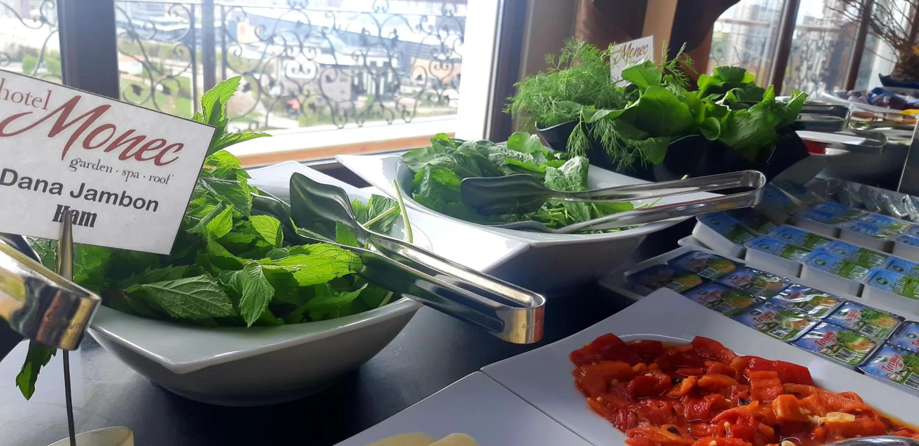 Breakfast in Hotel Monec