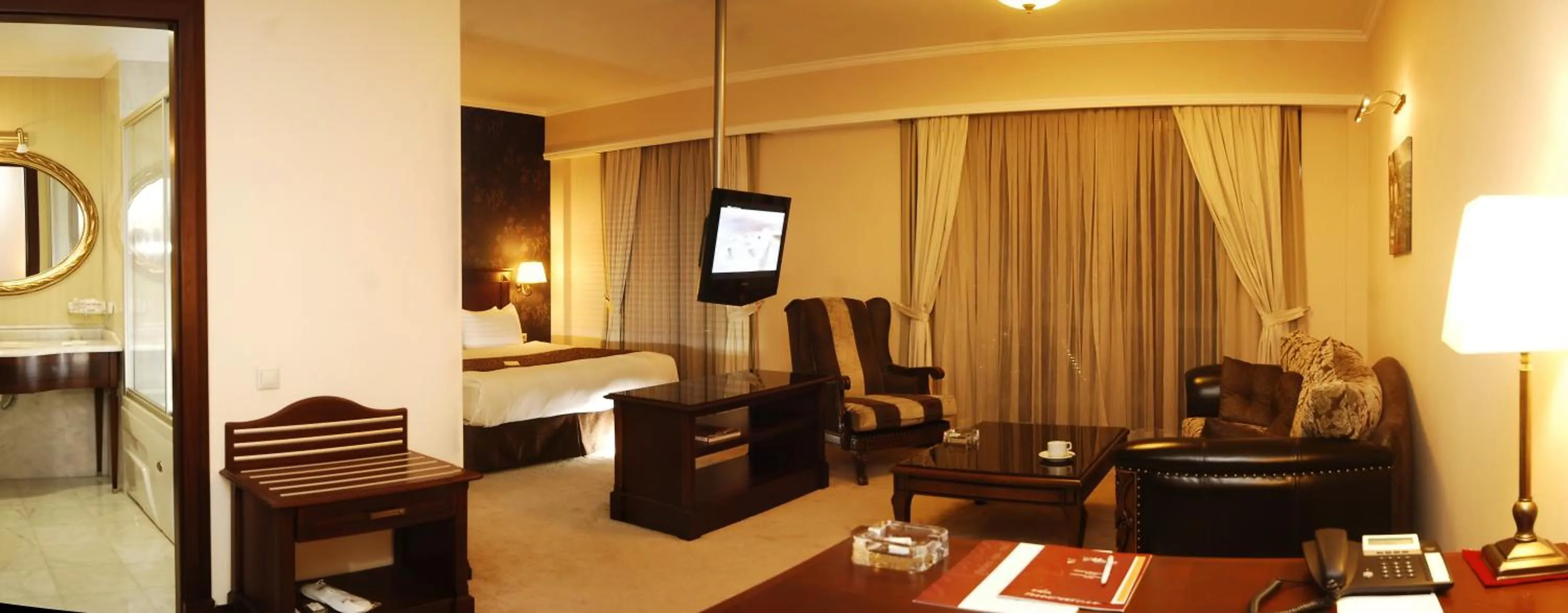 Photo of the whole room in Hotel Monec