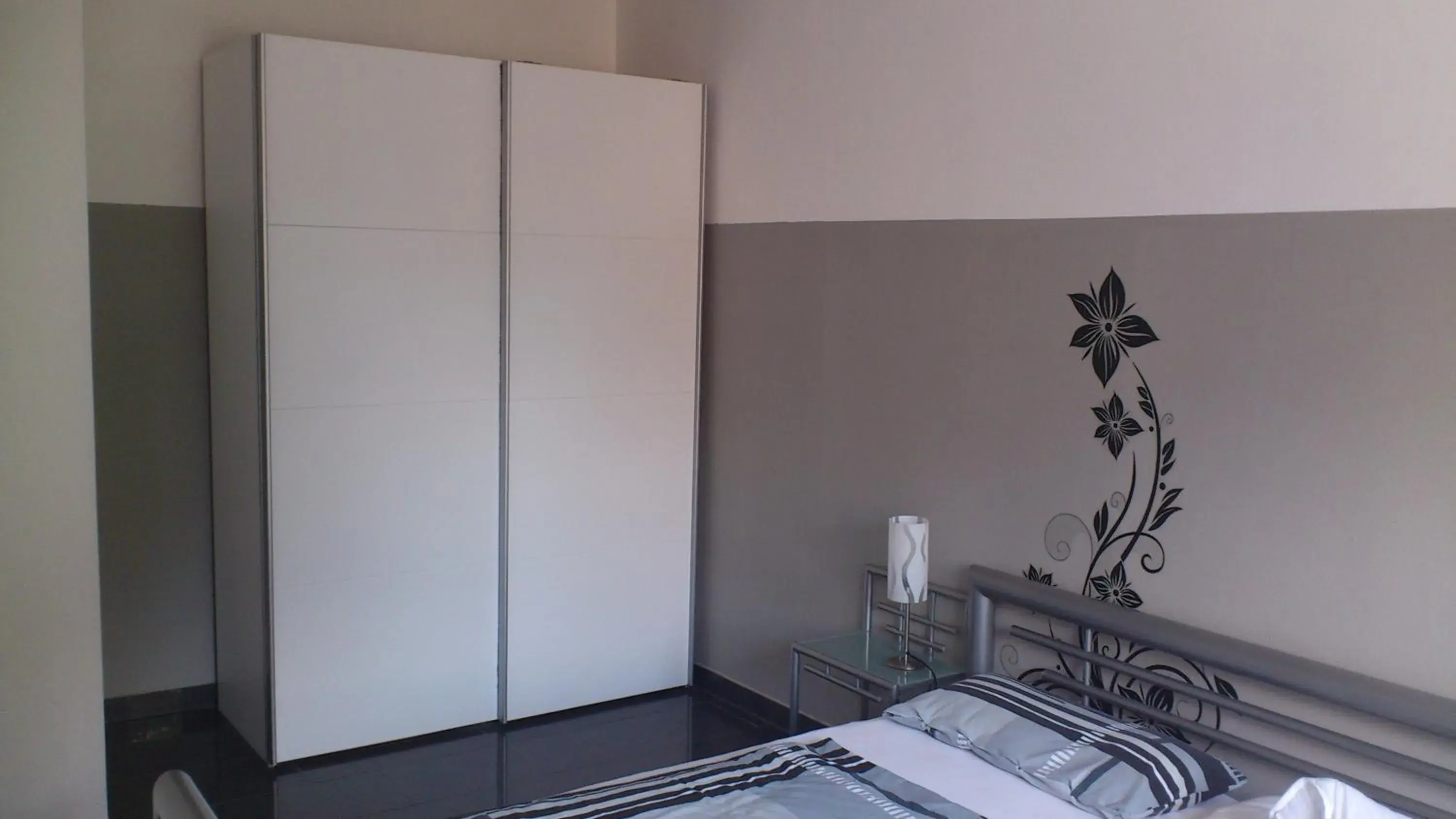 Double or Twin Room in Hotel am Rosenplatz,24 Stunden Check in, Küche, kostenfreie Parkplätze Double or Twin Room in Hotel am Rosenplatz,24 Stunden Check in, Küche, kostenfreie Parkplätze