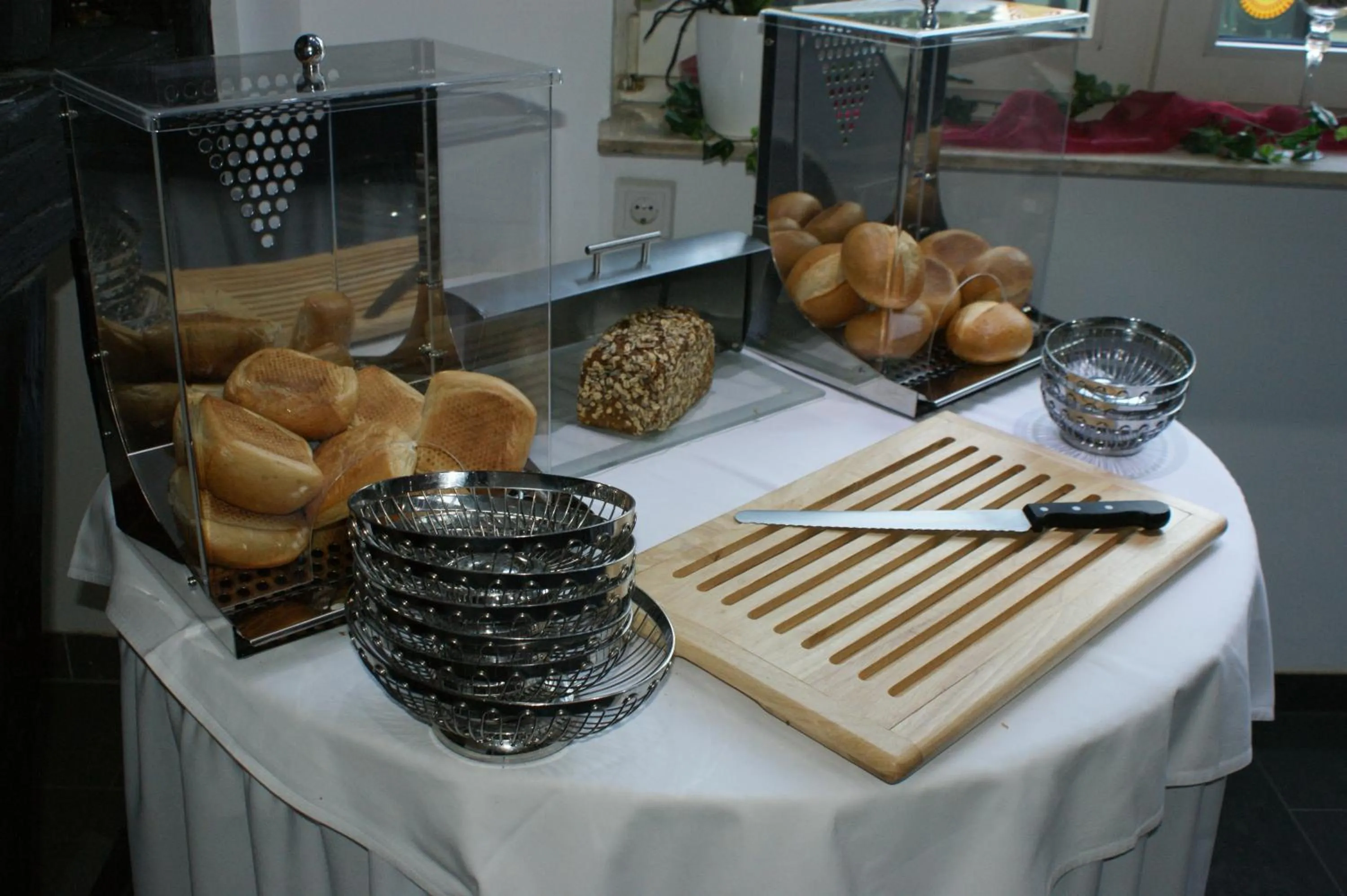 Food and drinks in Hotel am Rosenplatz,24 Stunden Check in, Küche, kostenfreie Parkplätze