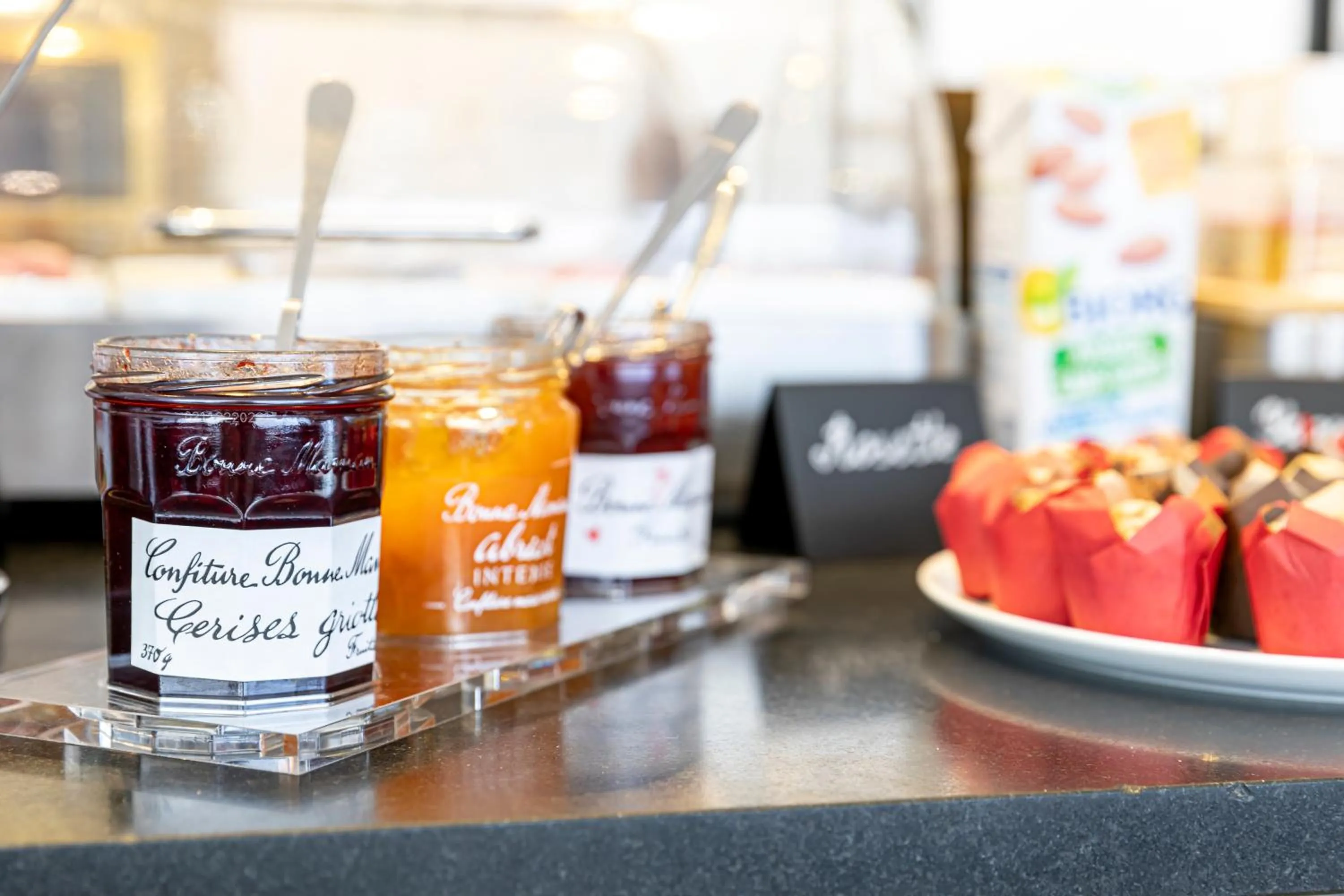 Breakfast in Gardette Park Hotel