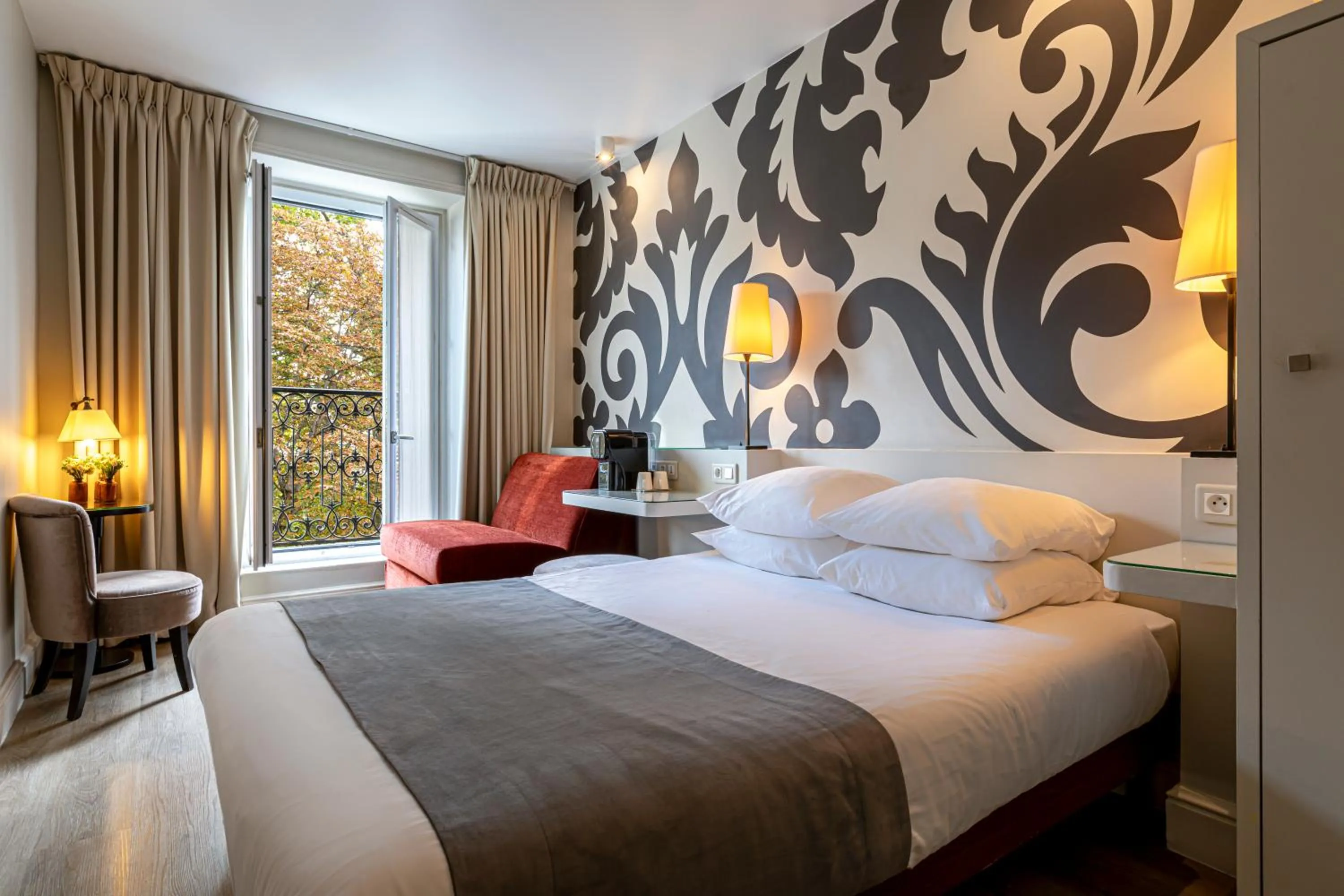 Bedroom, Bed in Gardette Park Hotel