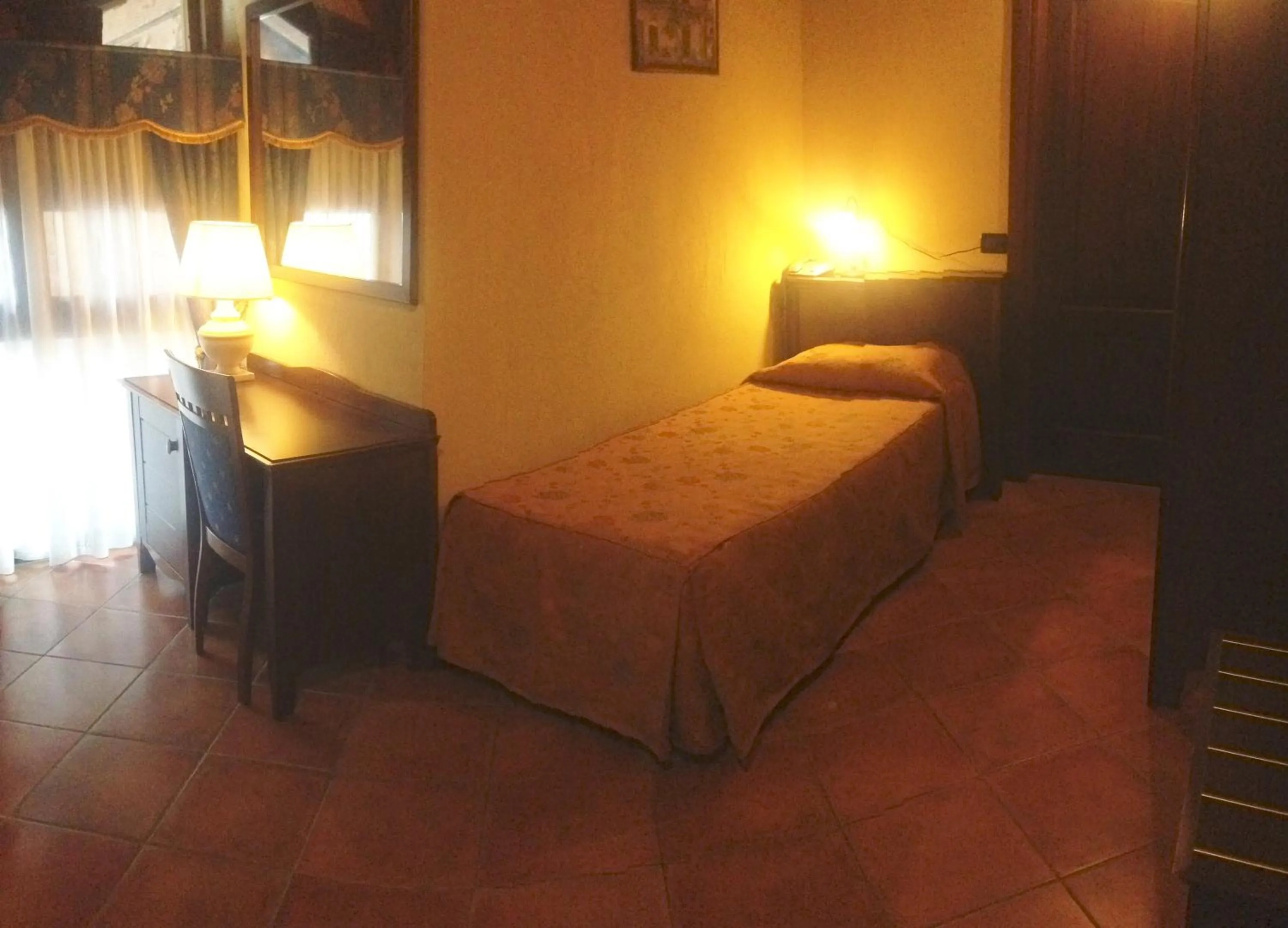 Other, Bed in Hotel Cà Fiore