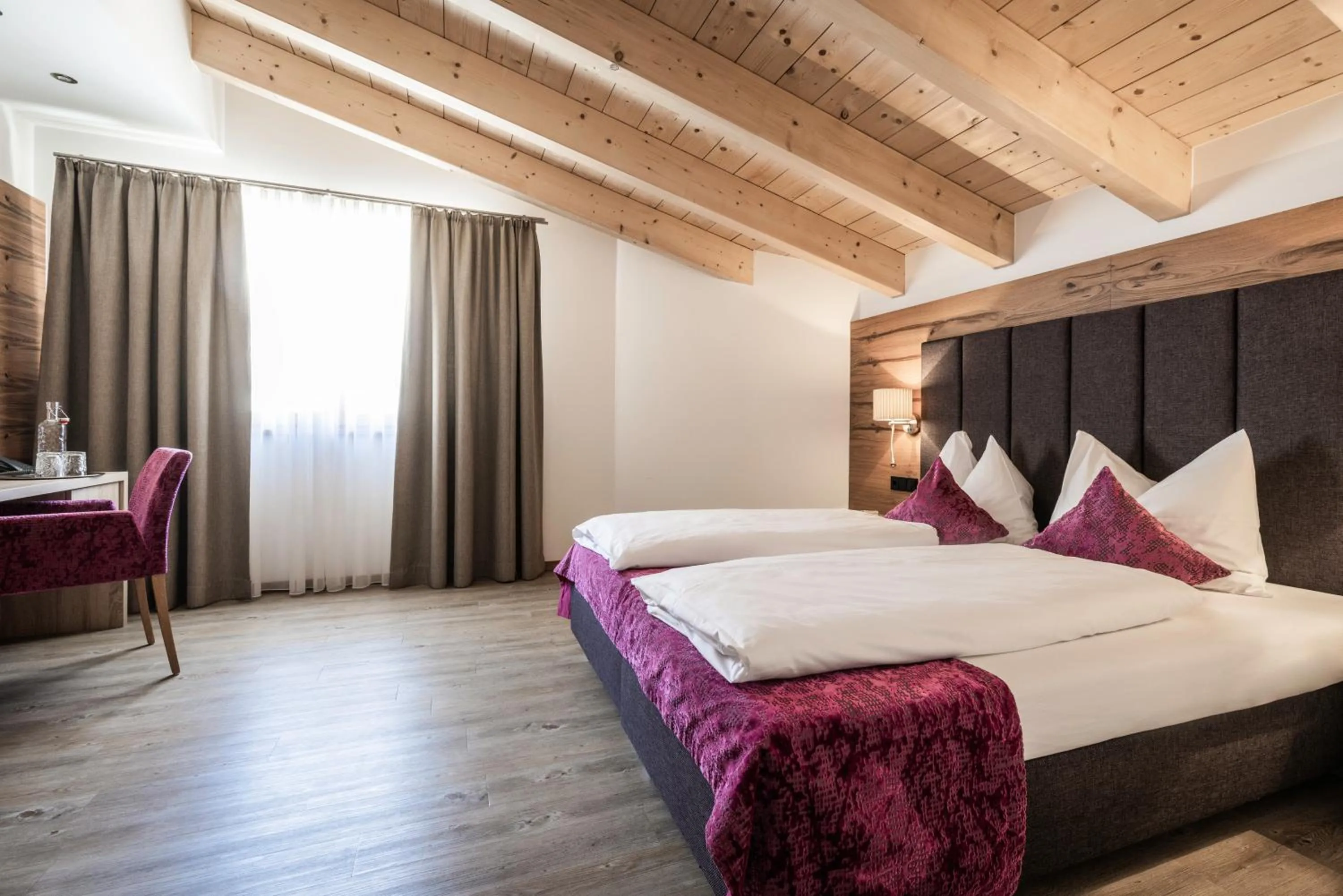 Bedroom, Bed in Hotel Sonnegg