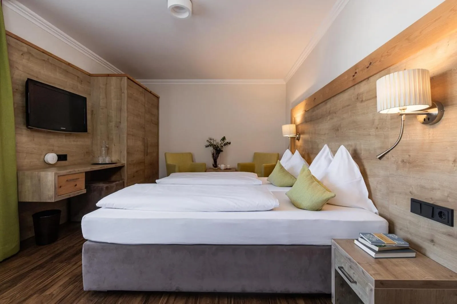 TV and multimedia, Bed in Hotel Sonnegg