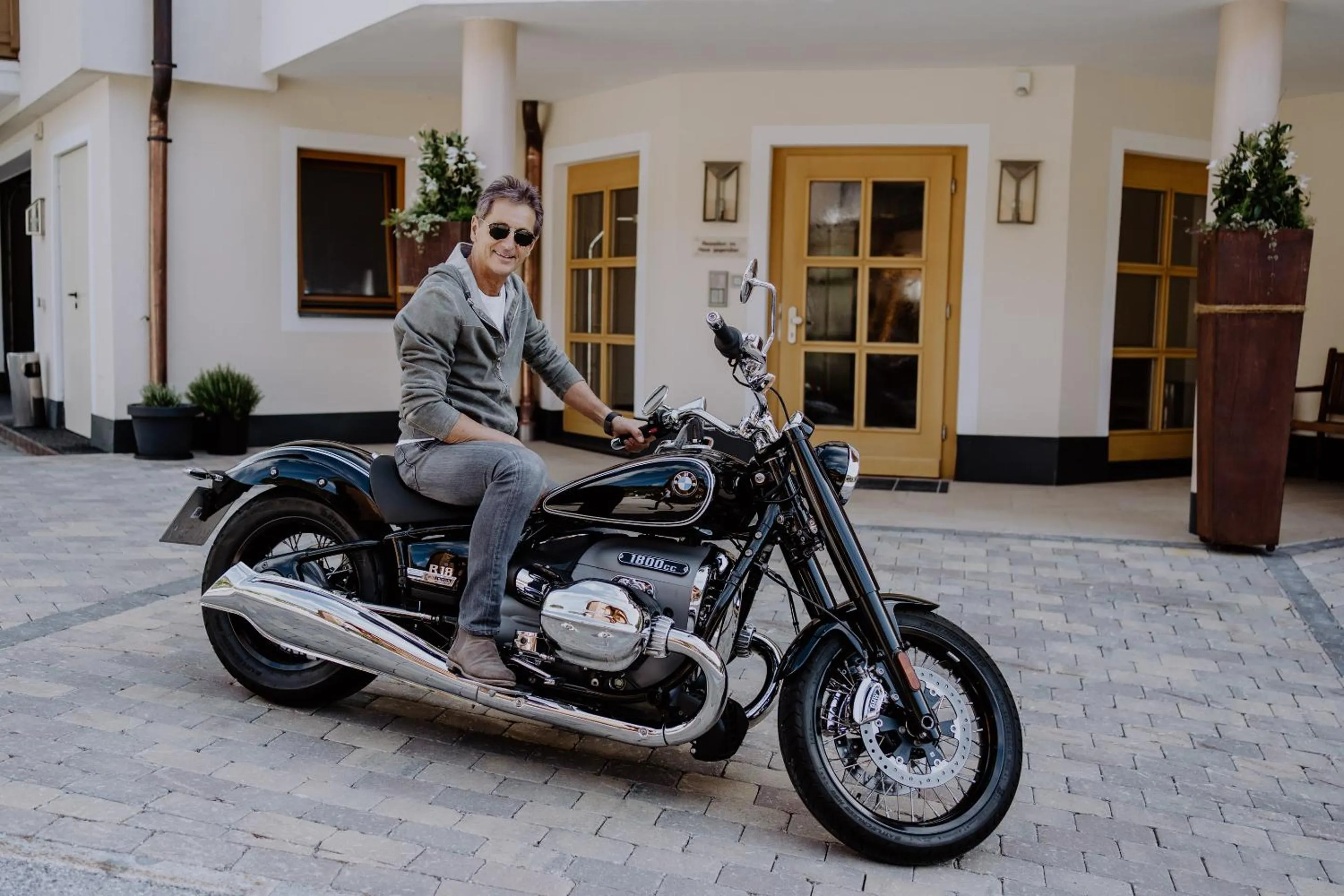 Facade/entrance in Hotel Sonnegg