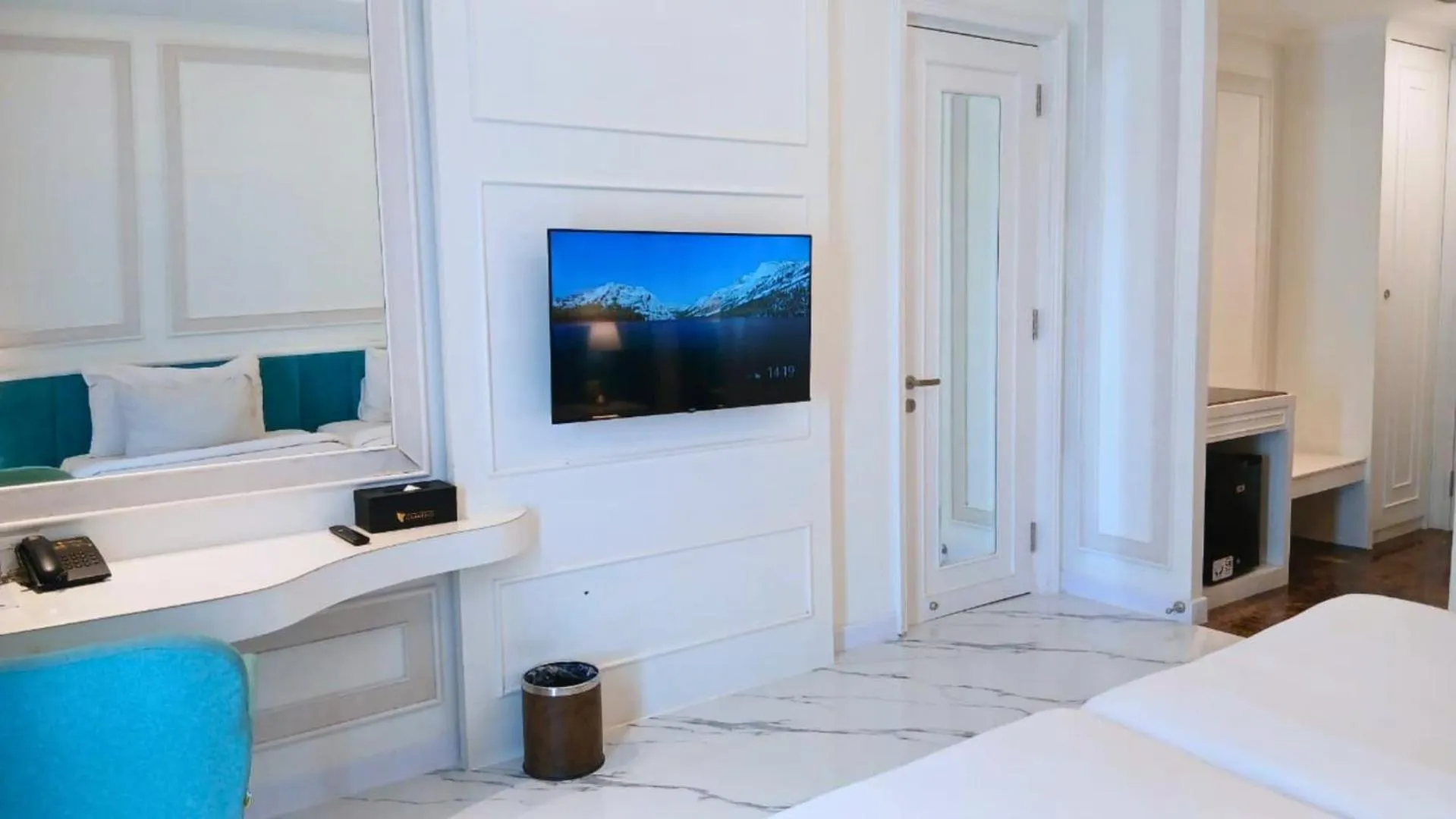 Bed in The Grantage Hotel & Sky Lounge