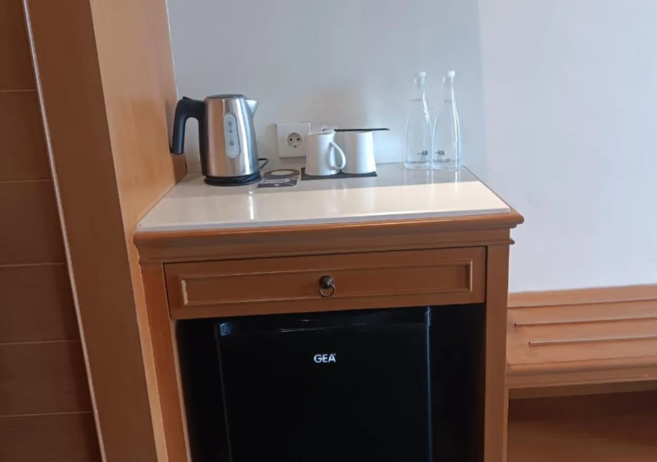 Coffee/tea facilities in The Grantage Hotel & Sky Lounge