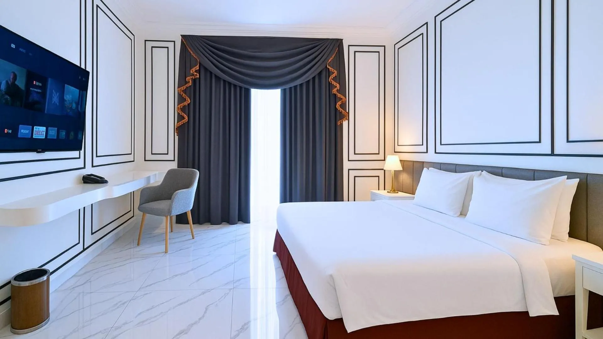 Bedroom, Bed in The Grantage Hotel & Sky Lounge