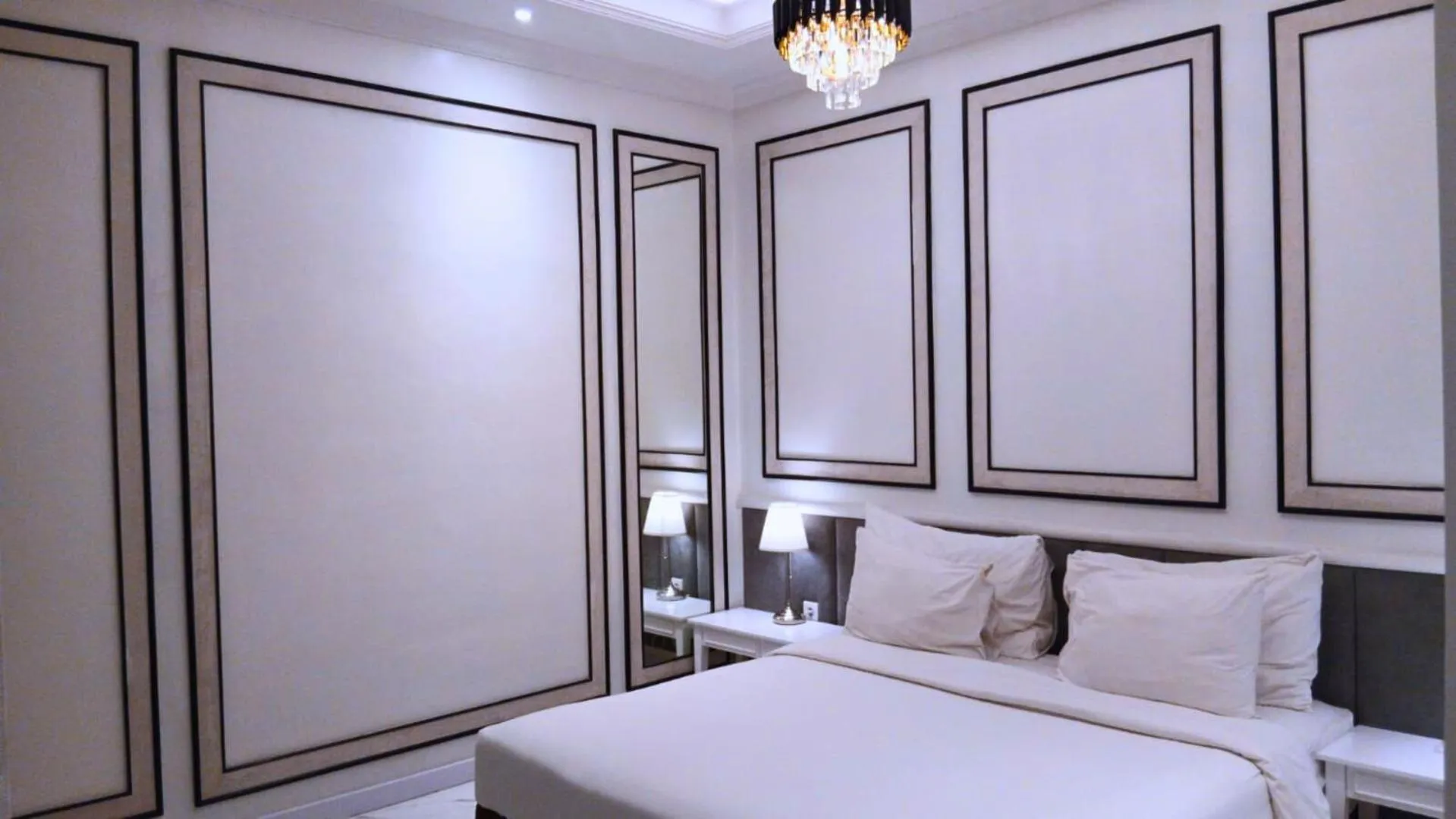 Bed in The Grantage Hotel & Sky Lounge