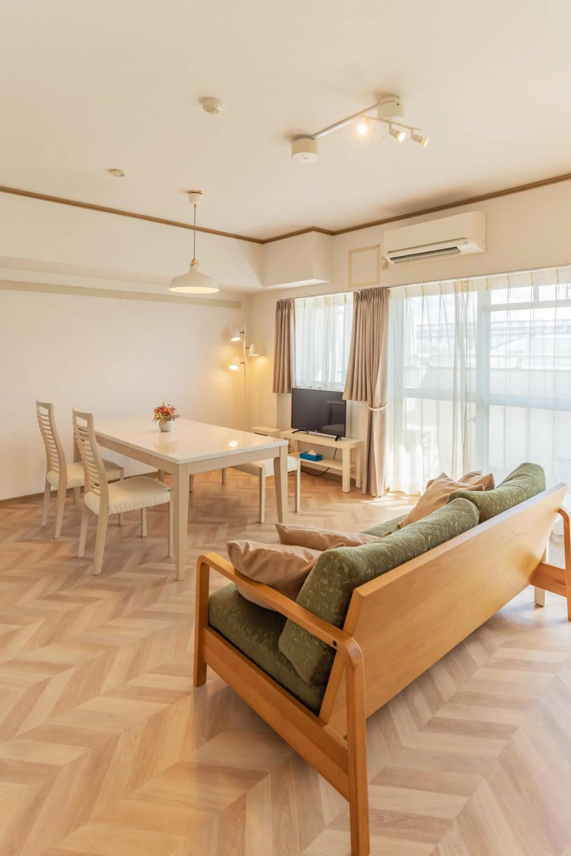 Living room, Bed in Universal Bay Condominium