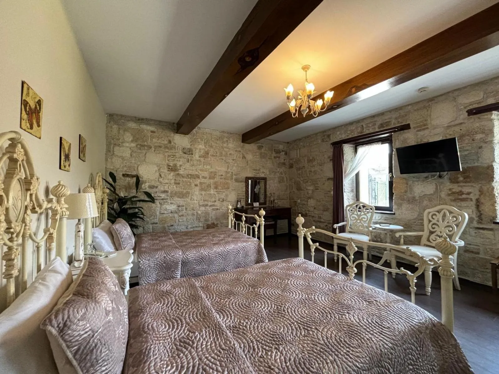 Decorative detail in Griffon Hotel