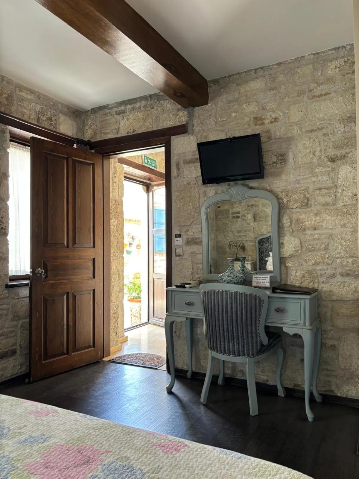 Photo of the whole room in Griffon Hotel