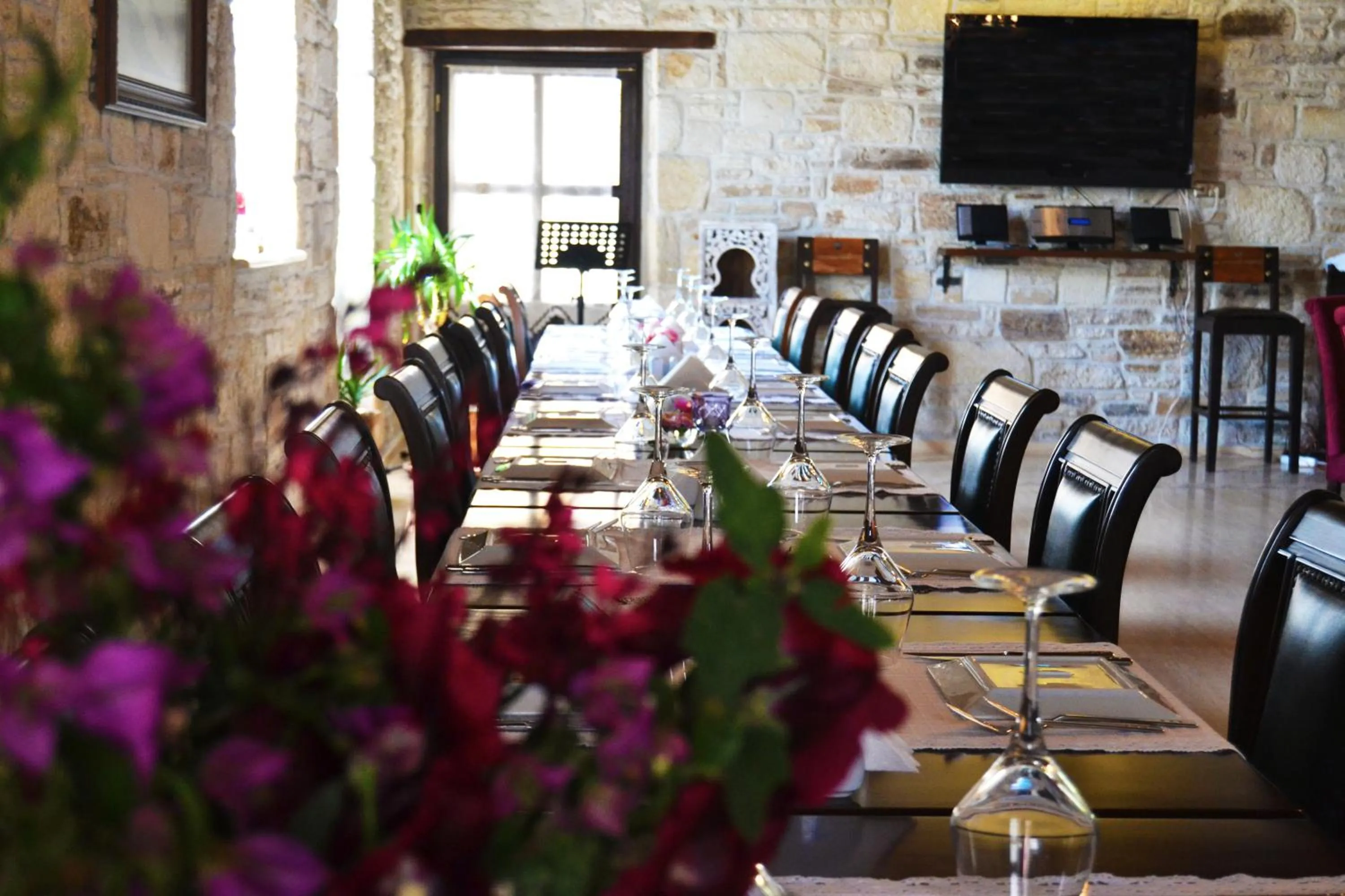 Restaurant/places to eat in Griffon Hotel