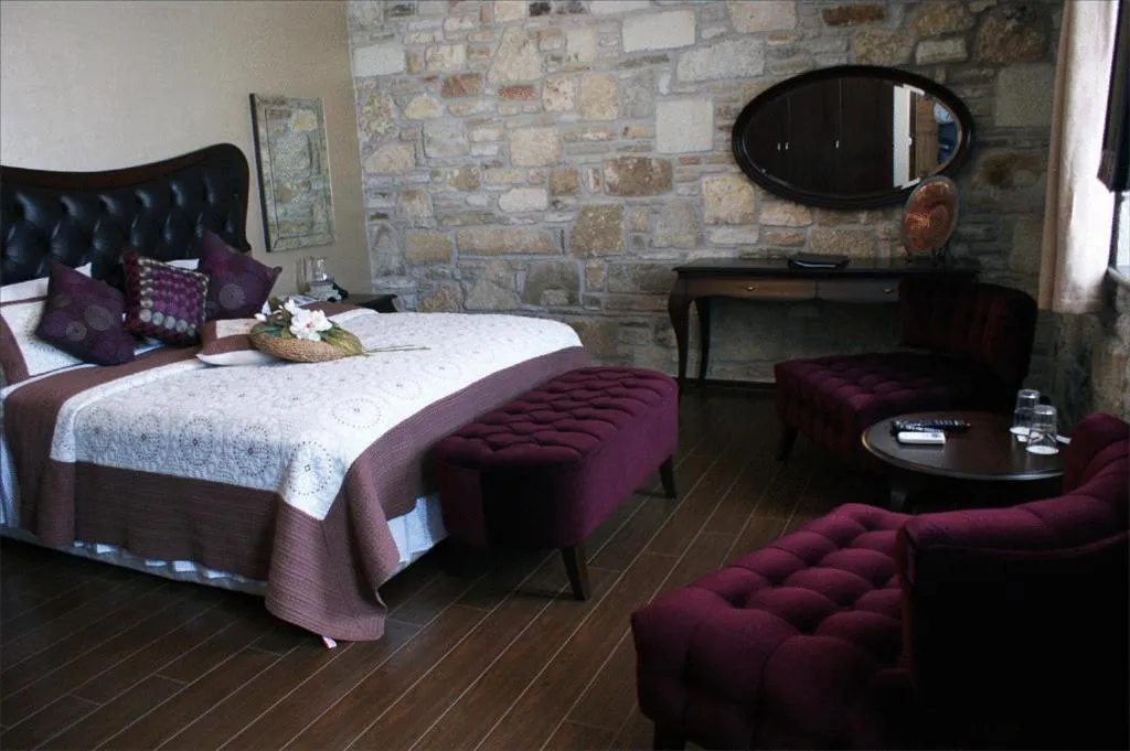 Photo of the whole room, Bed in Griffon Hotel