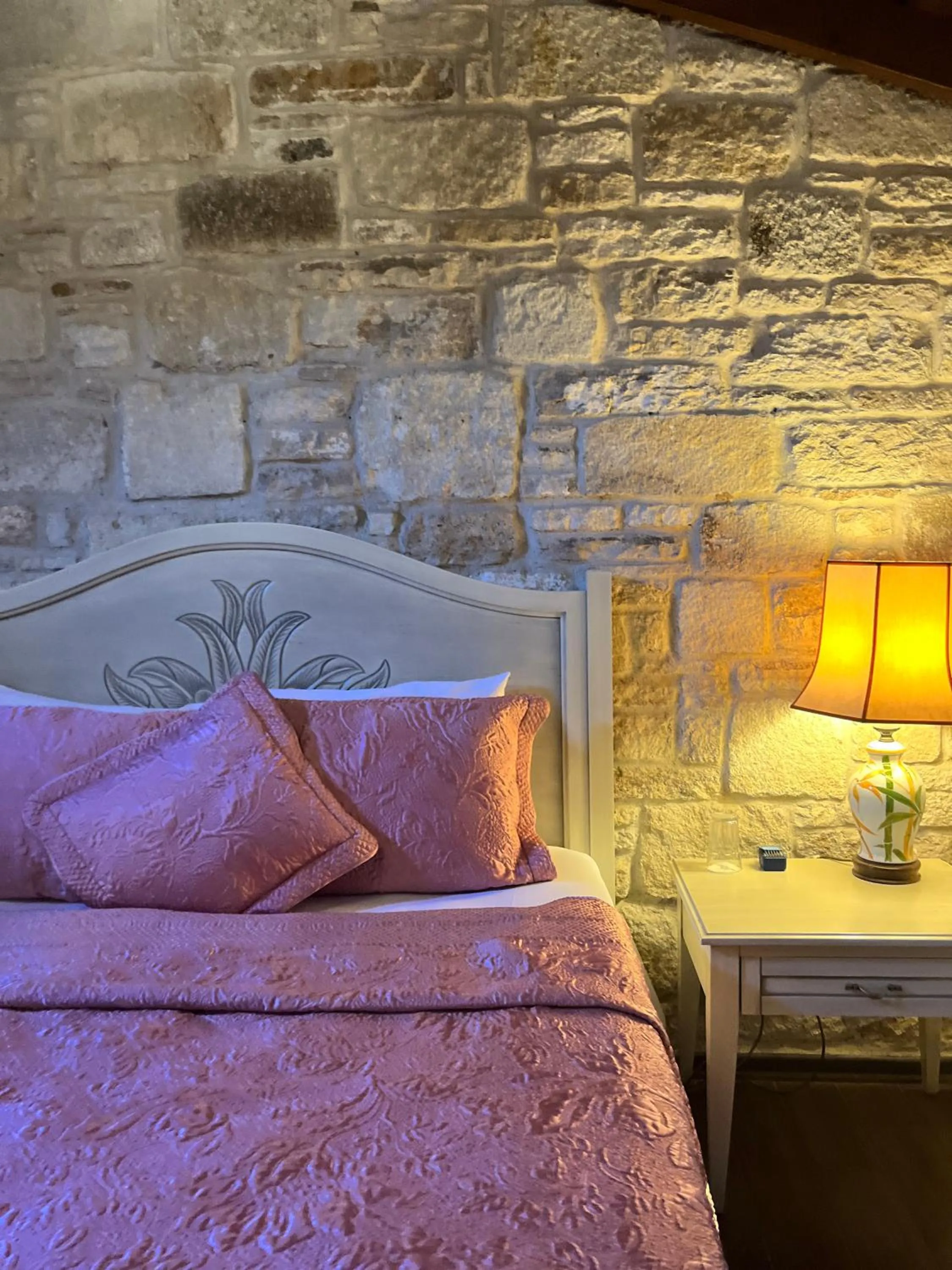 Massage, Bed in Griffon Hotel