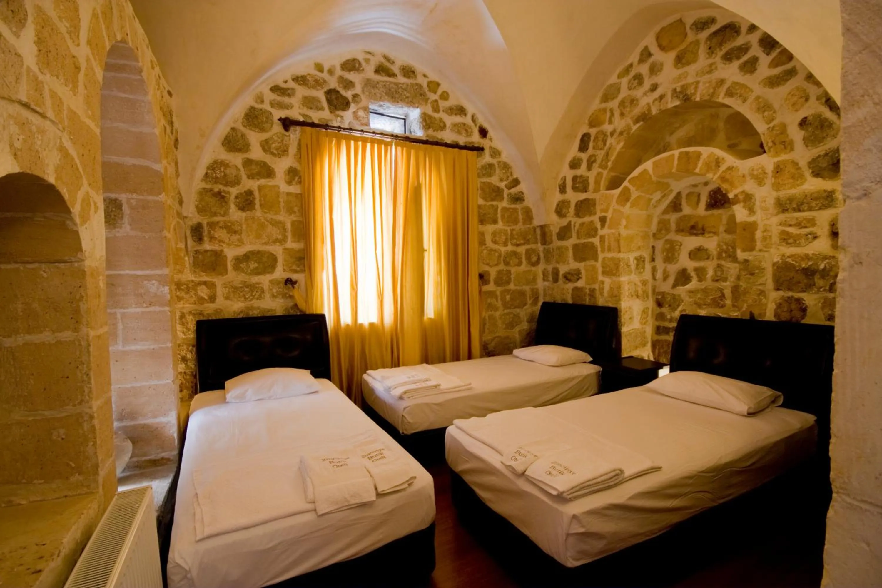 Photo of the whole room, Bed in Zinciriye Hotel