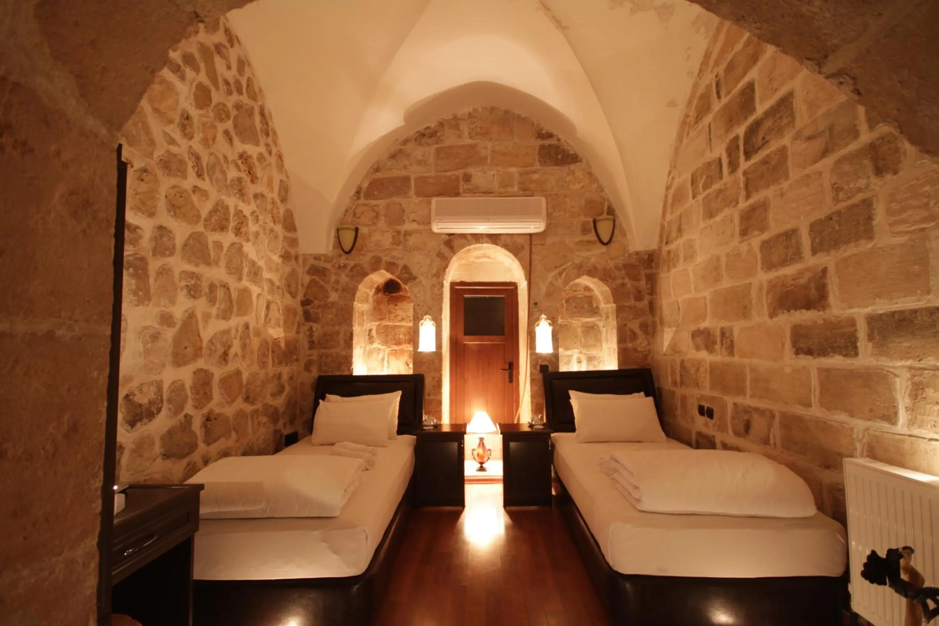 Photo of the whole room, Bed in Zinciriye Hotel