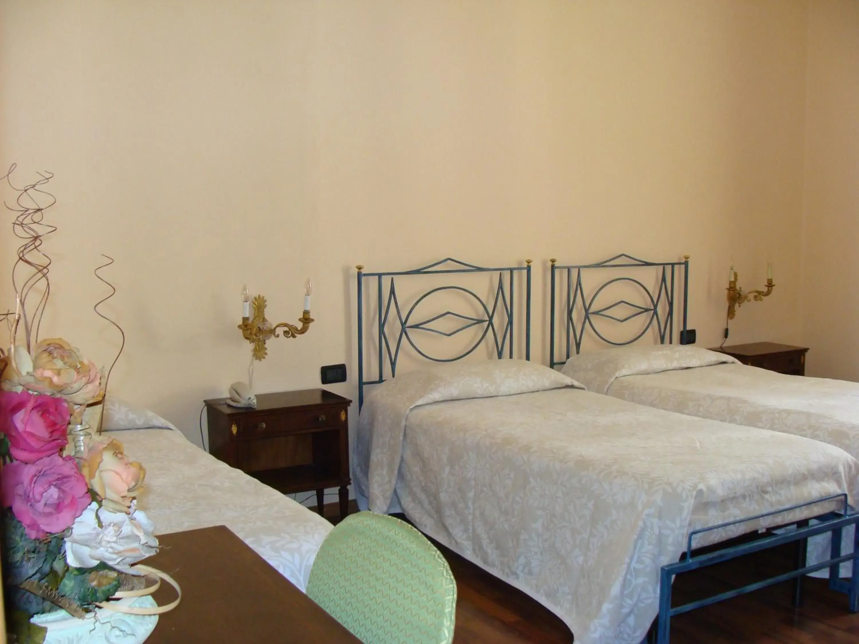 Double Room in Soggiorno Michelangelo Double Room in Soggiorno Michelangelo