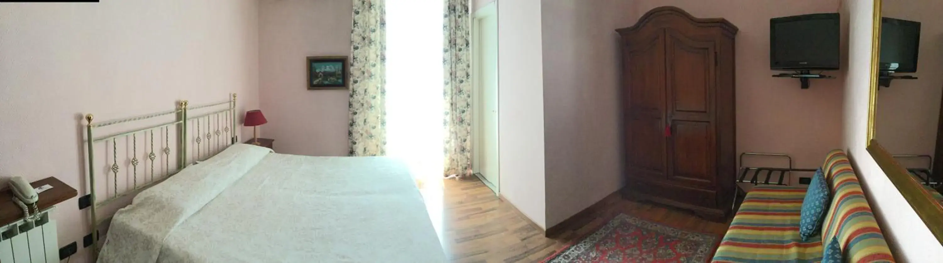 Double or Twin Room in Soggiorno Michelangelo Double or Twin Room in Soggiorno Michelangelo