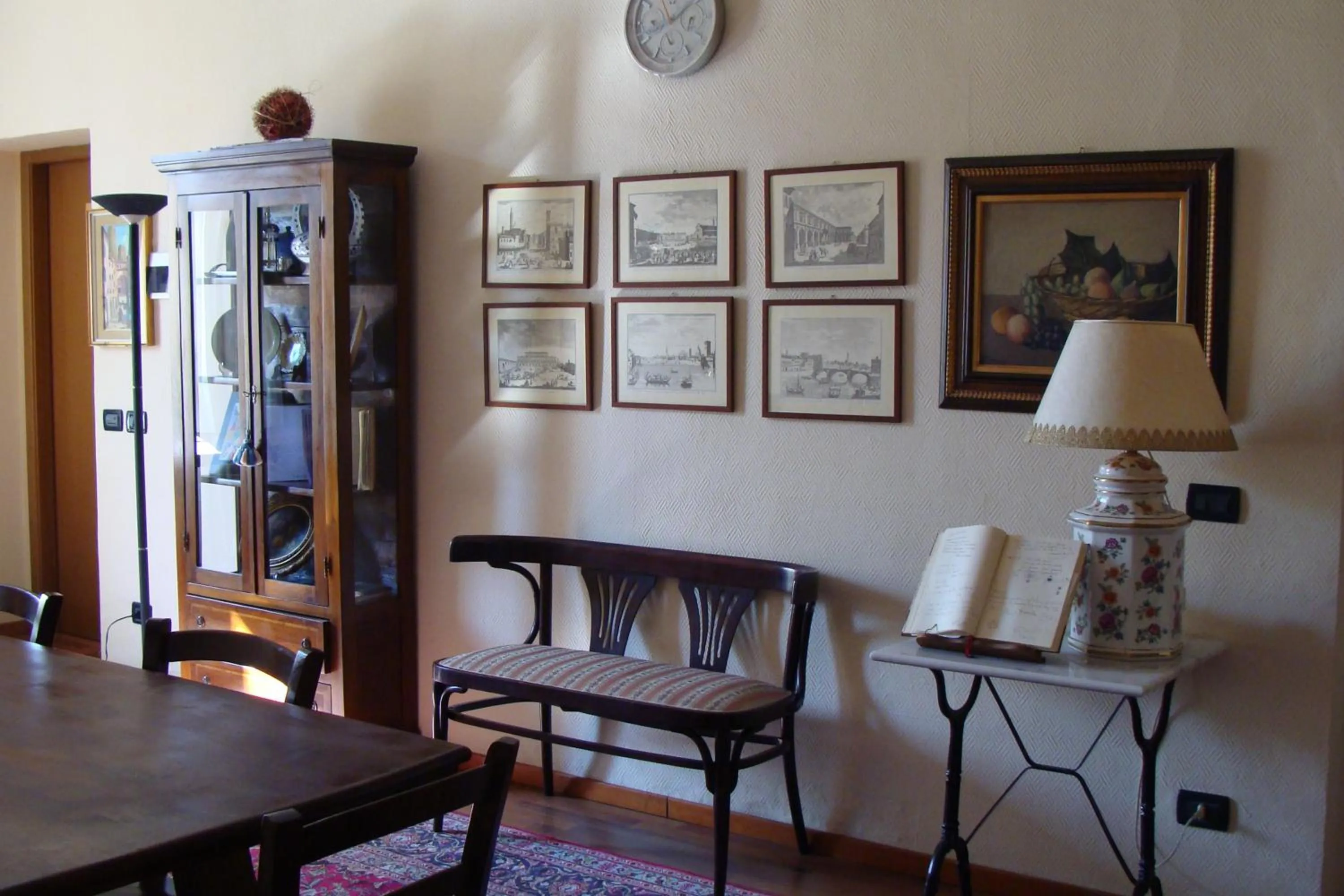 Decorative detail in Soggiorno Michelangelo