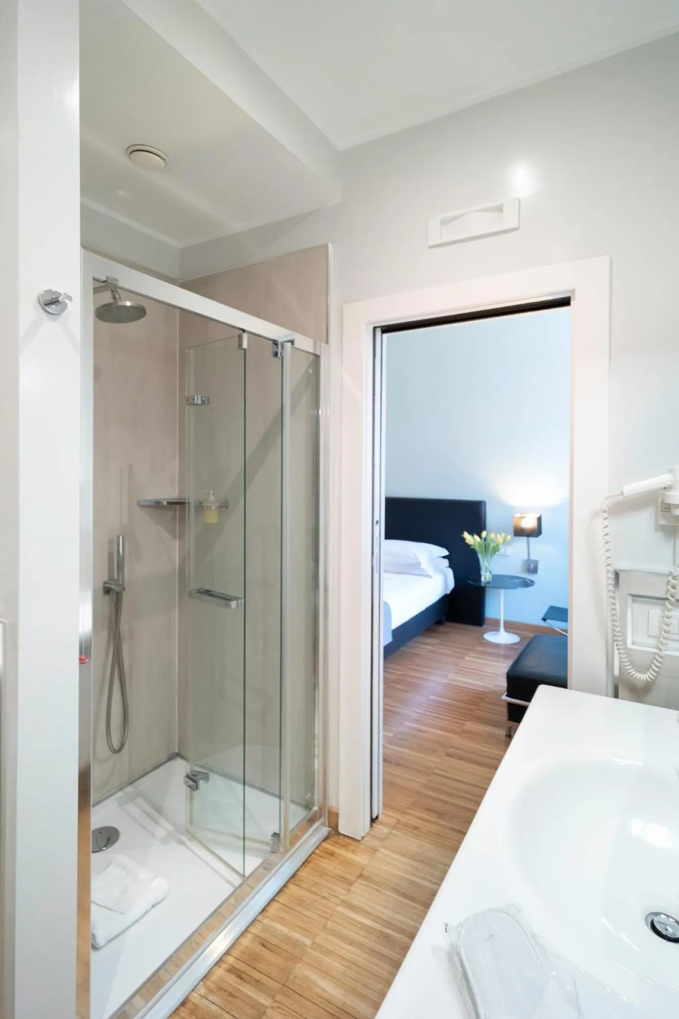 Bathroom, Bed in At Home Townhouse - Filiberto