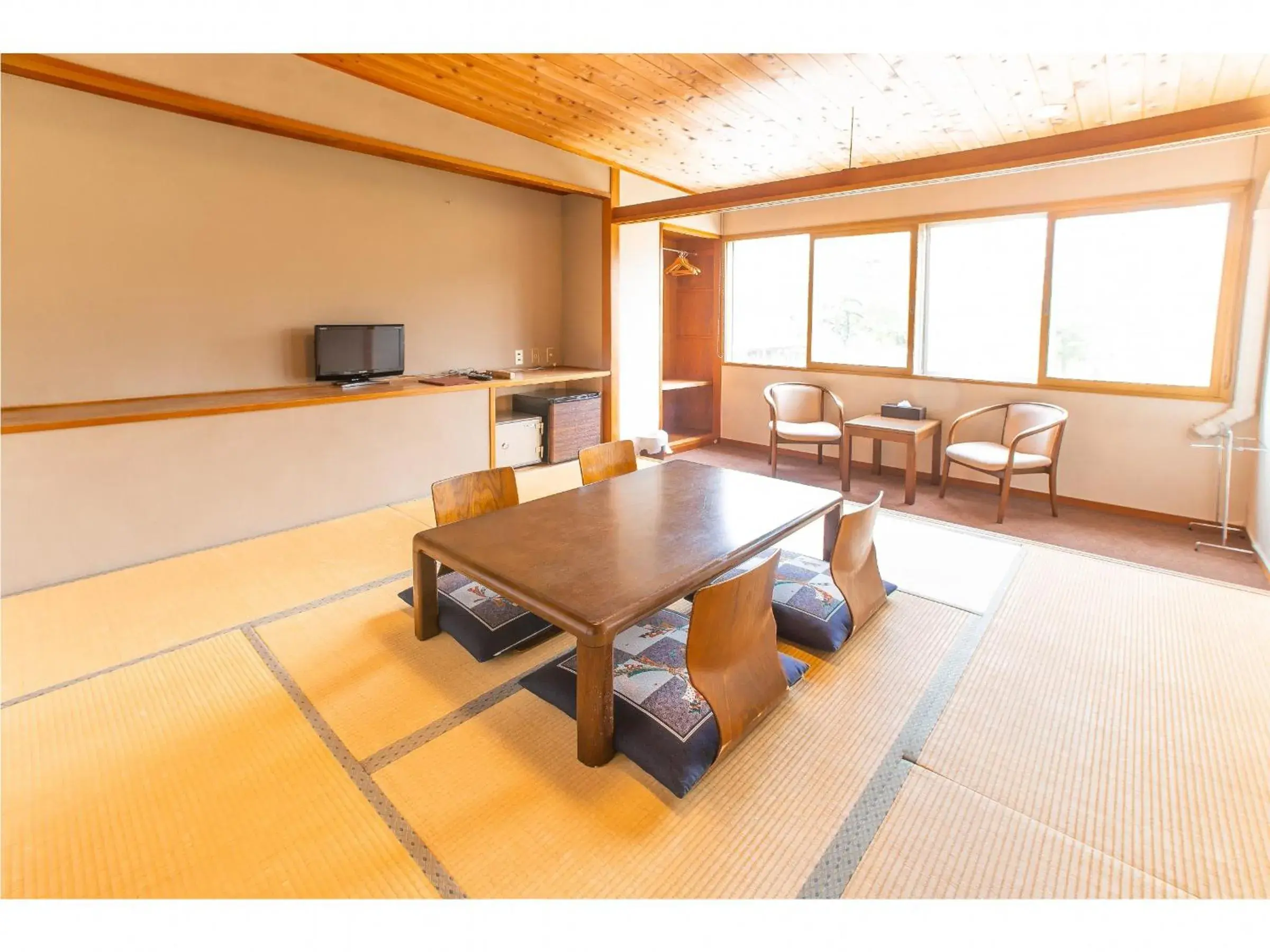 Japanese-Style Triple Room with Shared Bathroom - single occupancy in Nomad Hakuba Japanese-Style Triple Room with Shared Bathroom - single occupancy in Nomad Hakuba