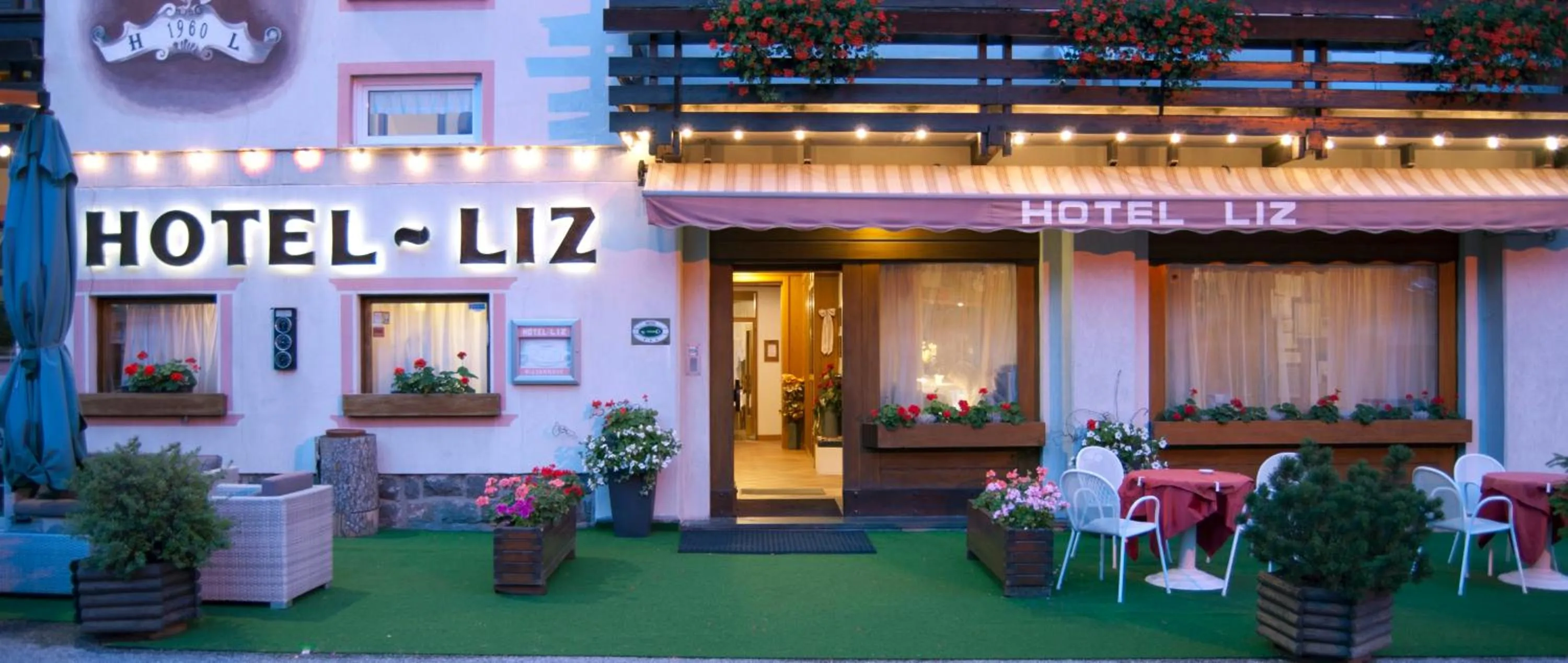 Facade/entrance in Liz Hotel & Apartments