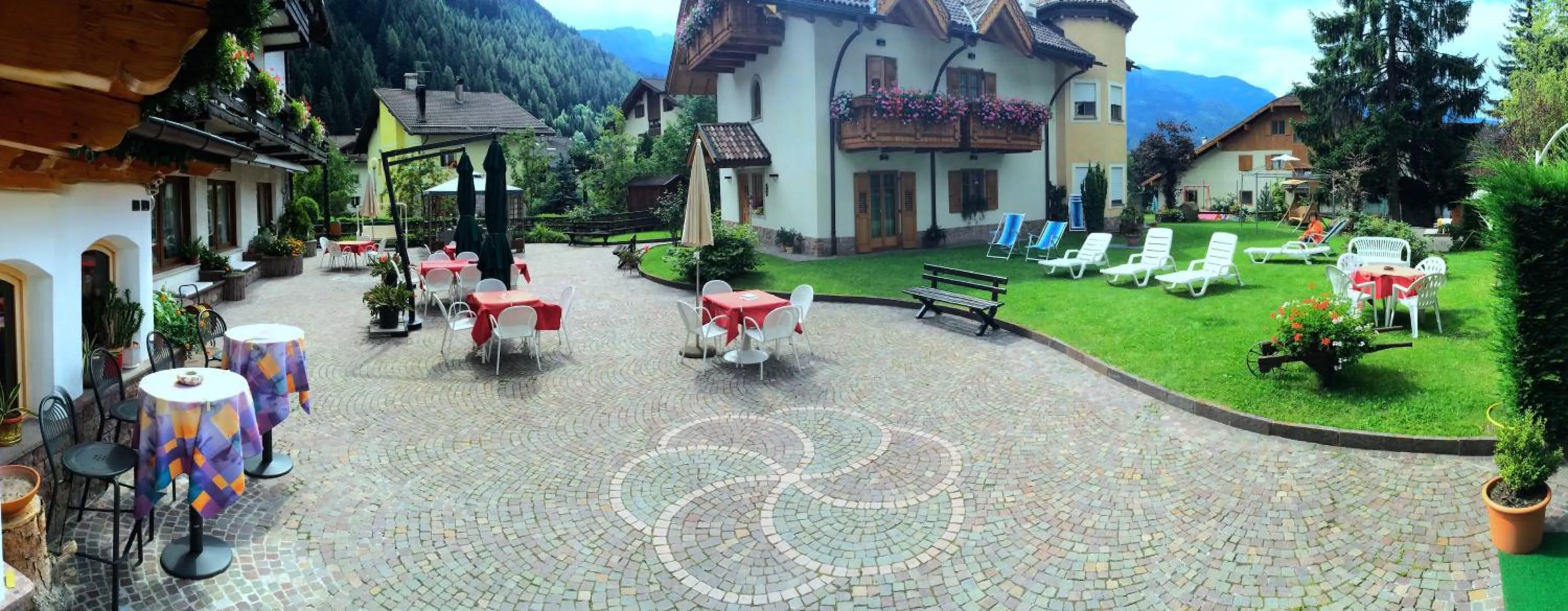 Garden in Liz Hotel & Apartments